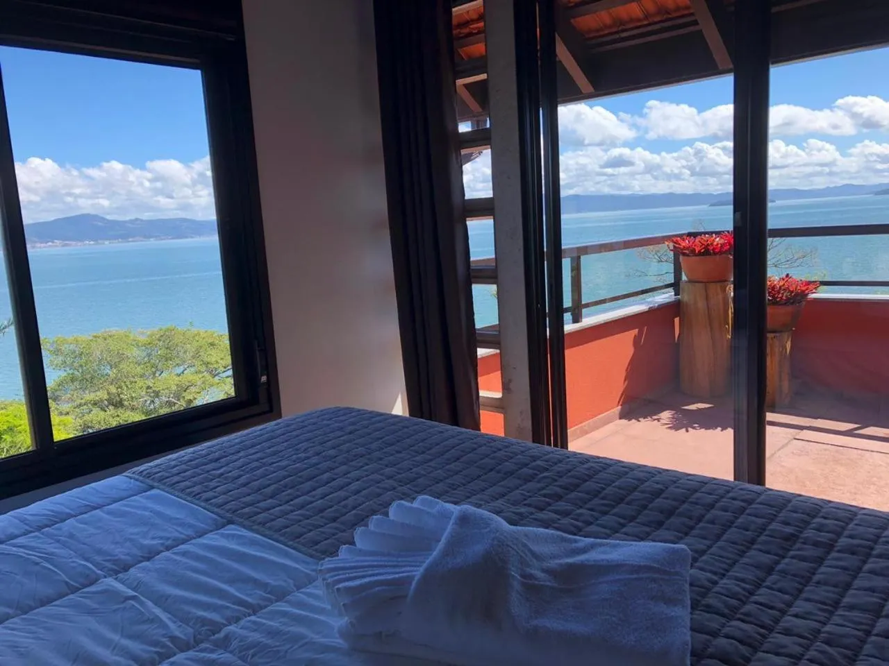 Sea view, Bed in Suítes com Vista Panorâmica de Florianópolis