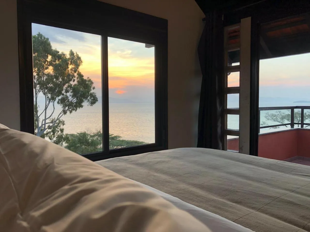 View (from property/room), Bed in Suítes com Vista Panorâmica de Florianópolis