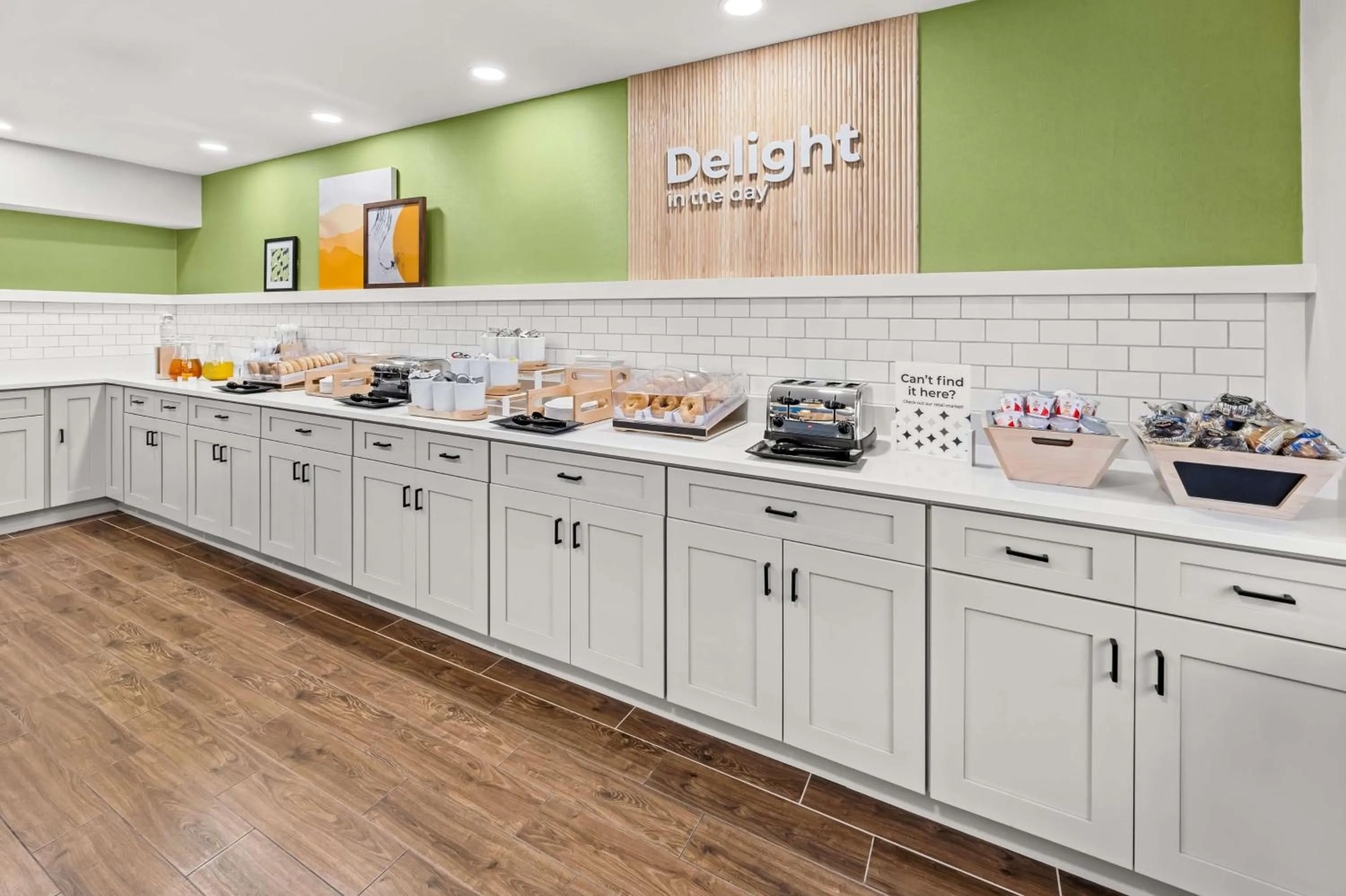 Breakfast in Comfort Inn & Suites Airport Dulles-Gateway