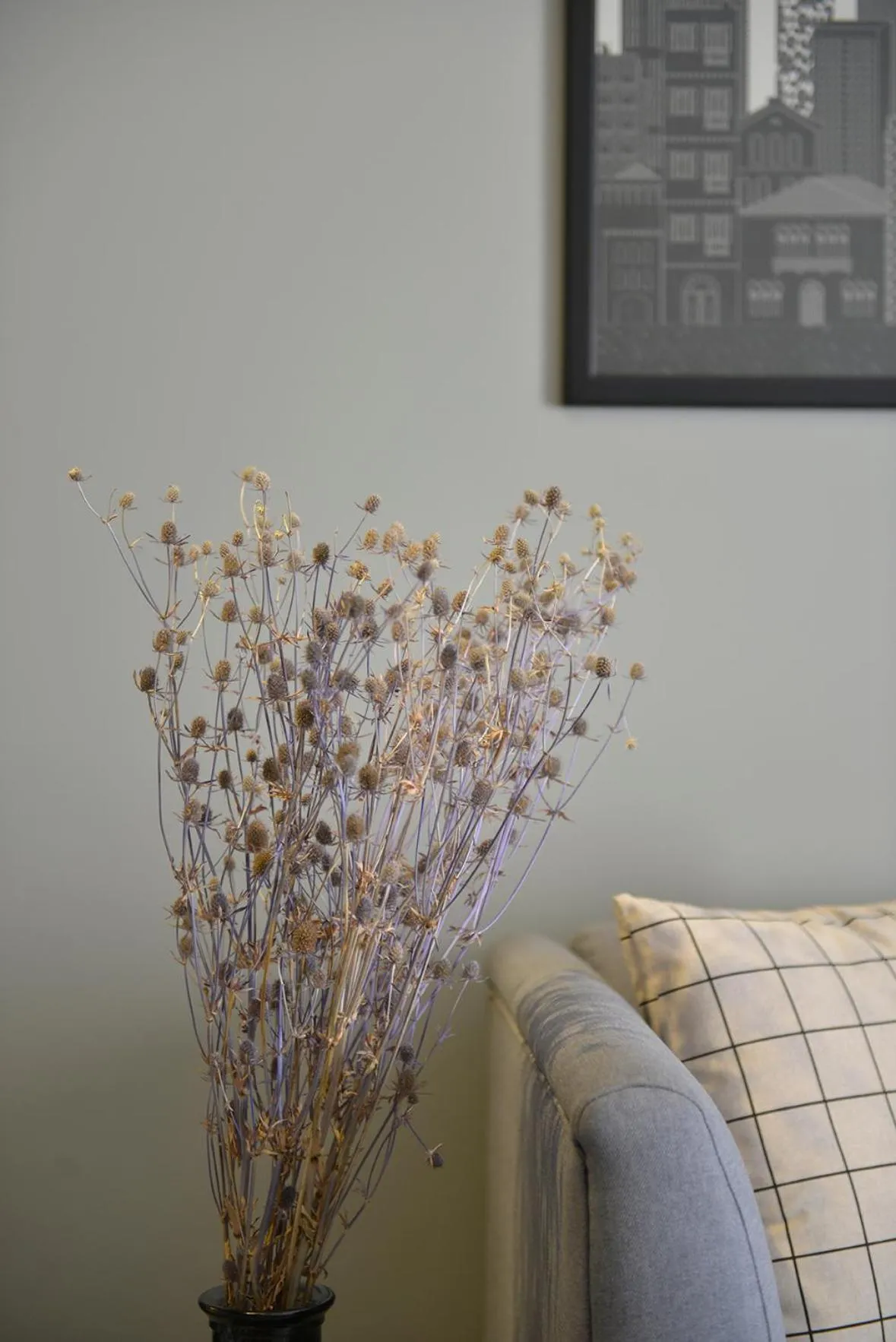 Living room in ZUR Studios and Suites