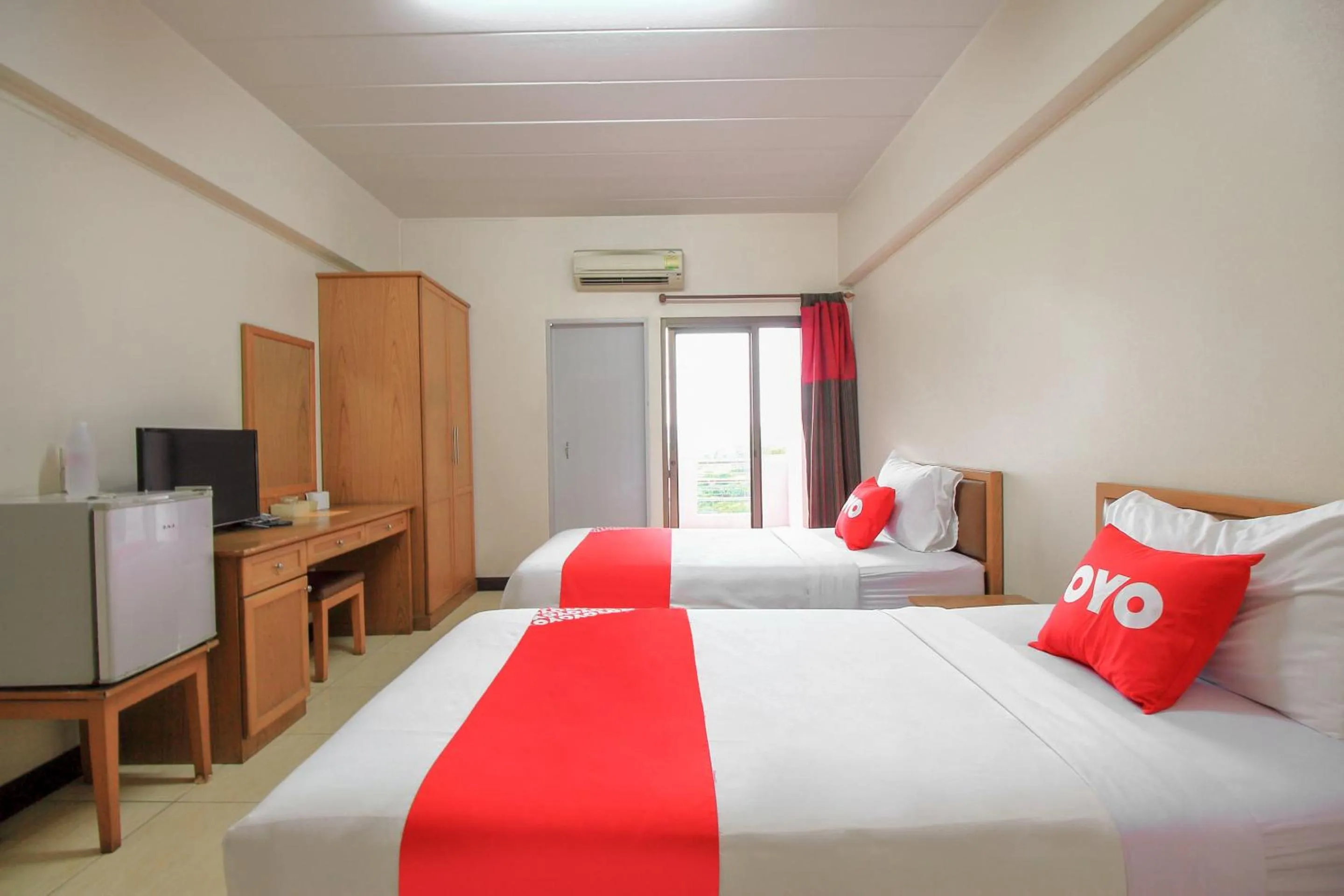 Facade/entrance, Bed in Ok Home Airport