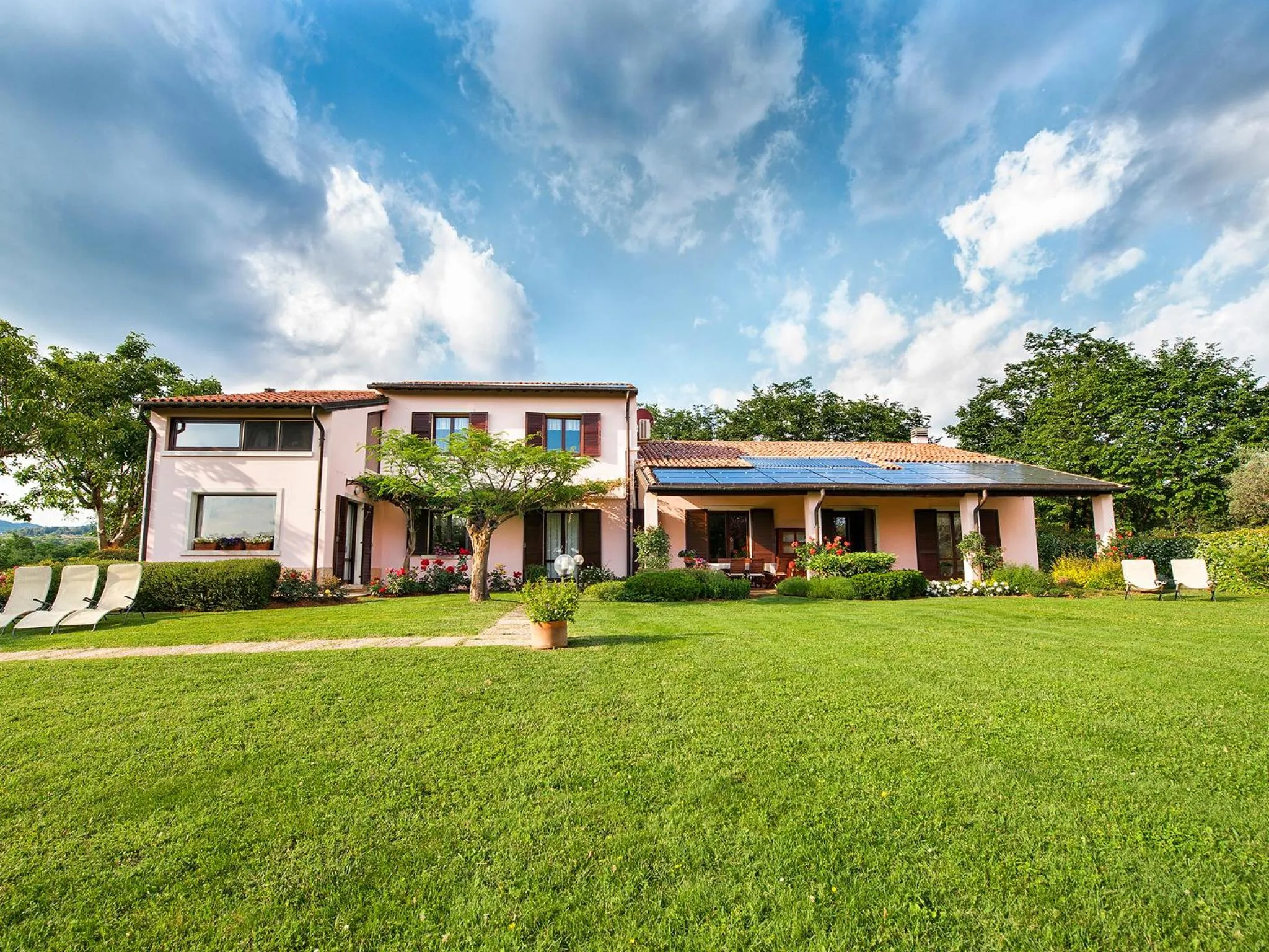 Property building in Villa Beatrice