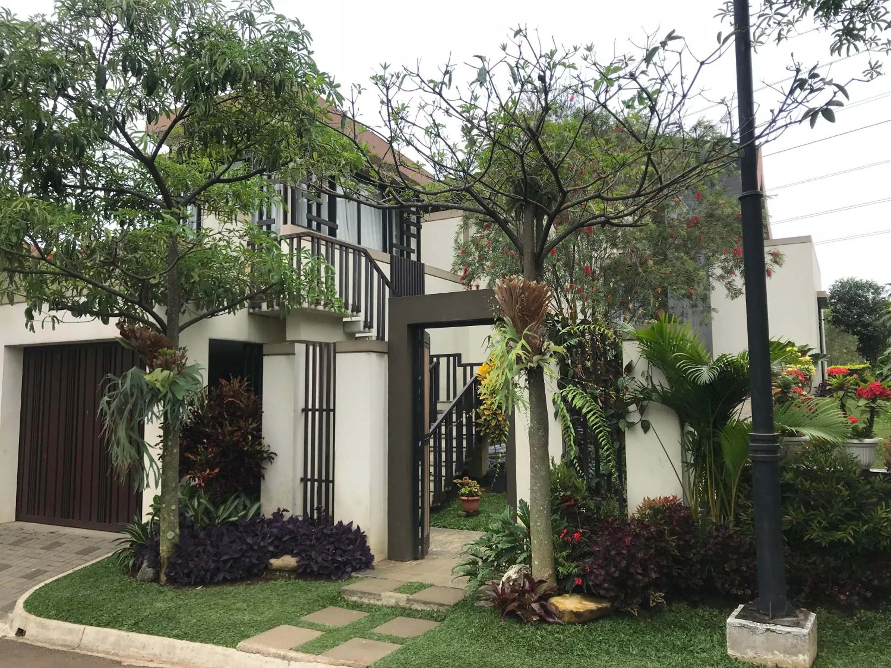 Facade/entrance in Luxurious Modern Villa at Vimala Hills