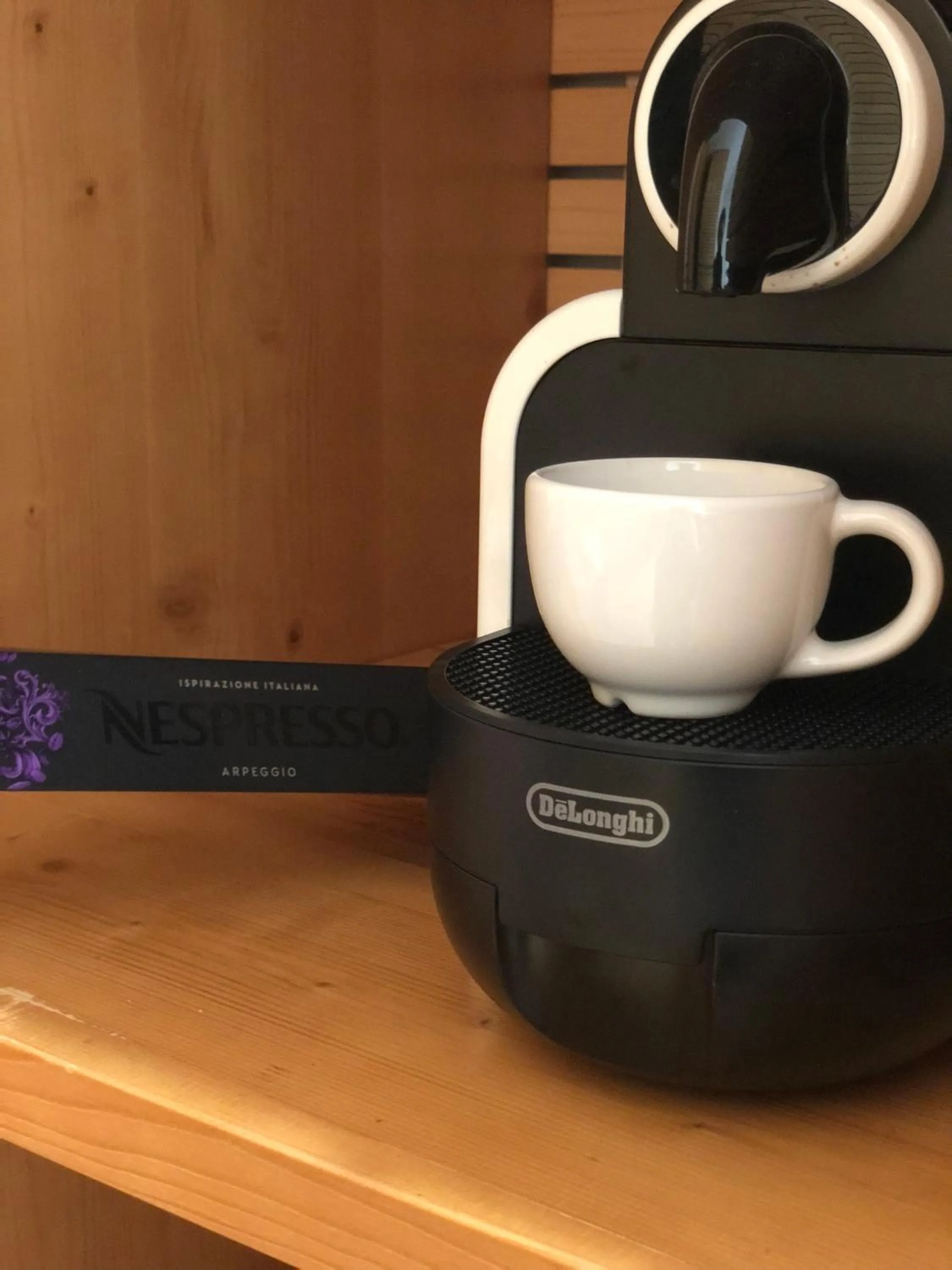 Coffee/tea facilities in Room 55