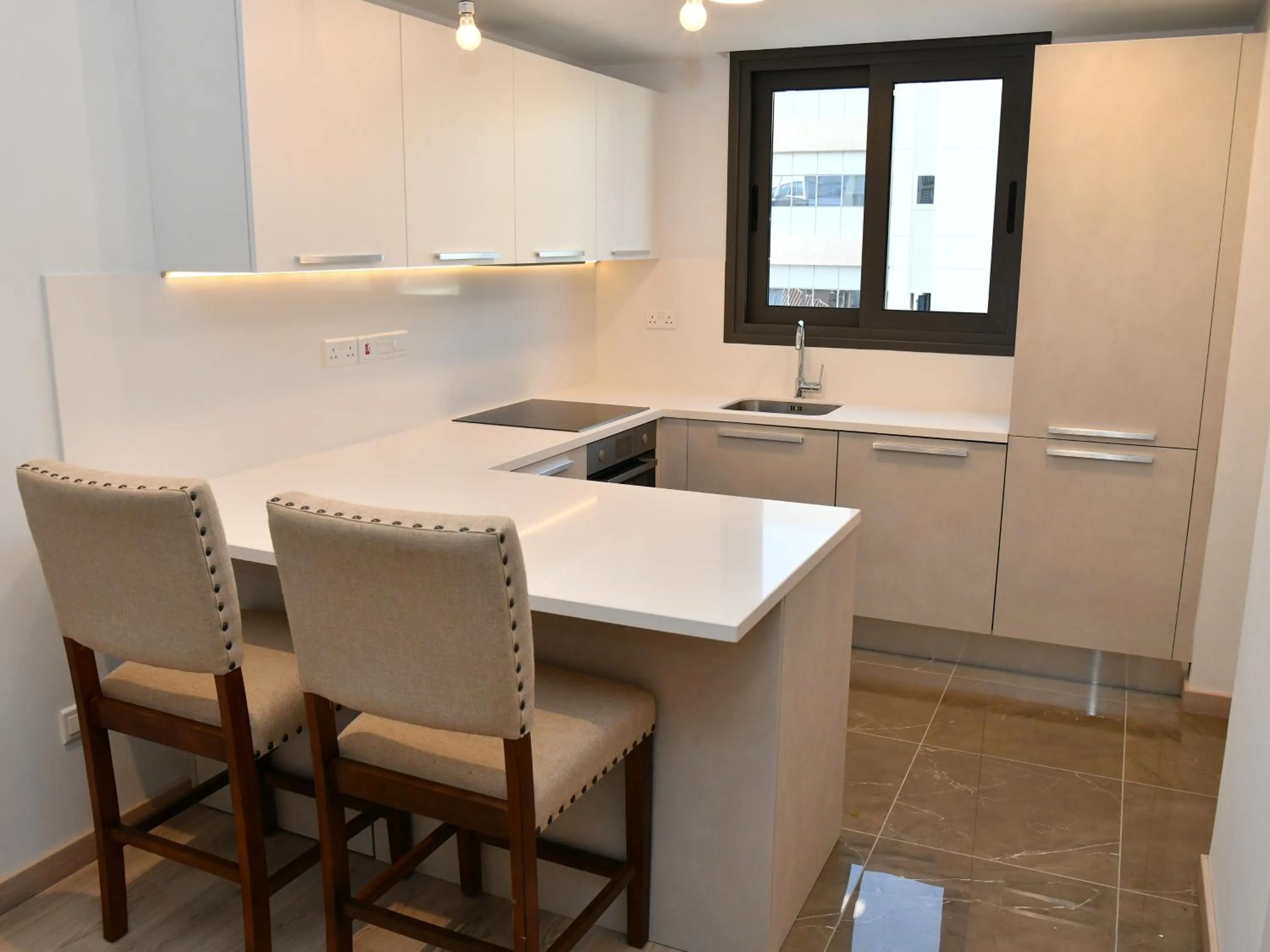 Kitchen or kitchenette in BAZ TOWER