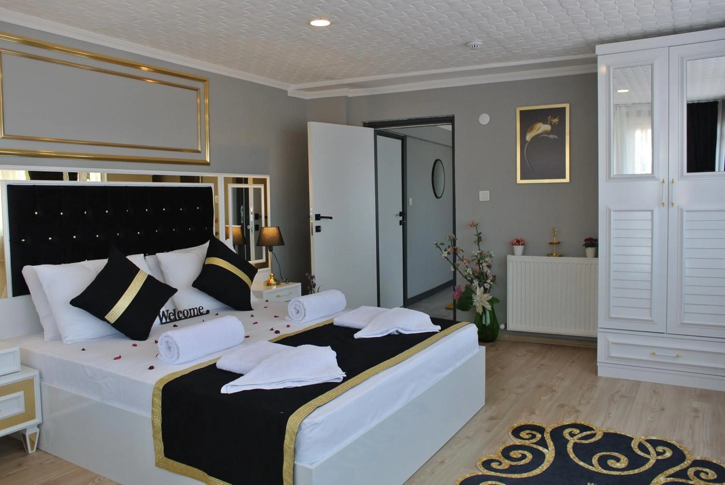 Bedroom, Bed in Emirhan Guesthouse & Suites