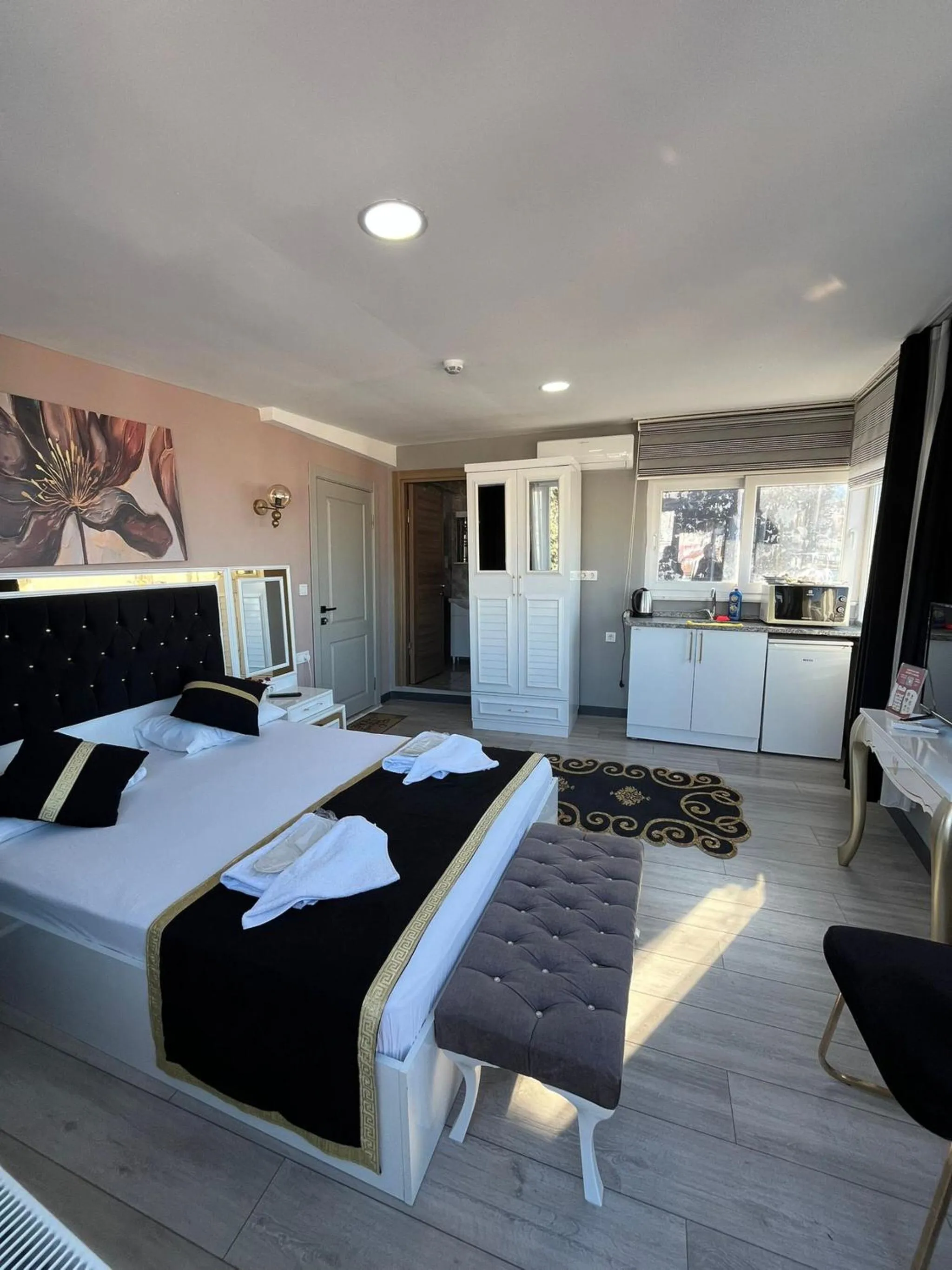 Bedroom, Bed in Emirhan Guesthouse & Suites