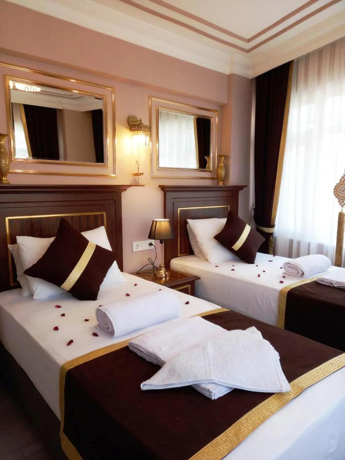 Massage, Bed in Emirhan Guesthouse & Suites