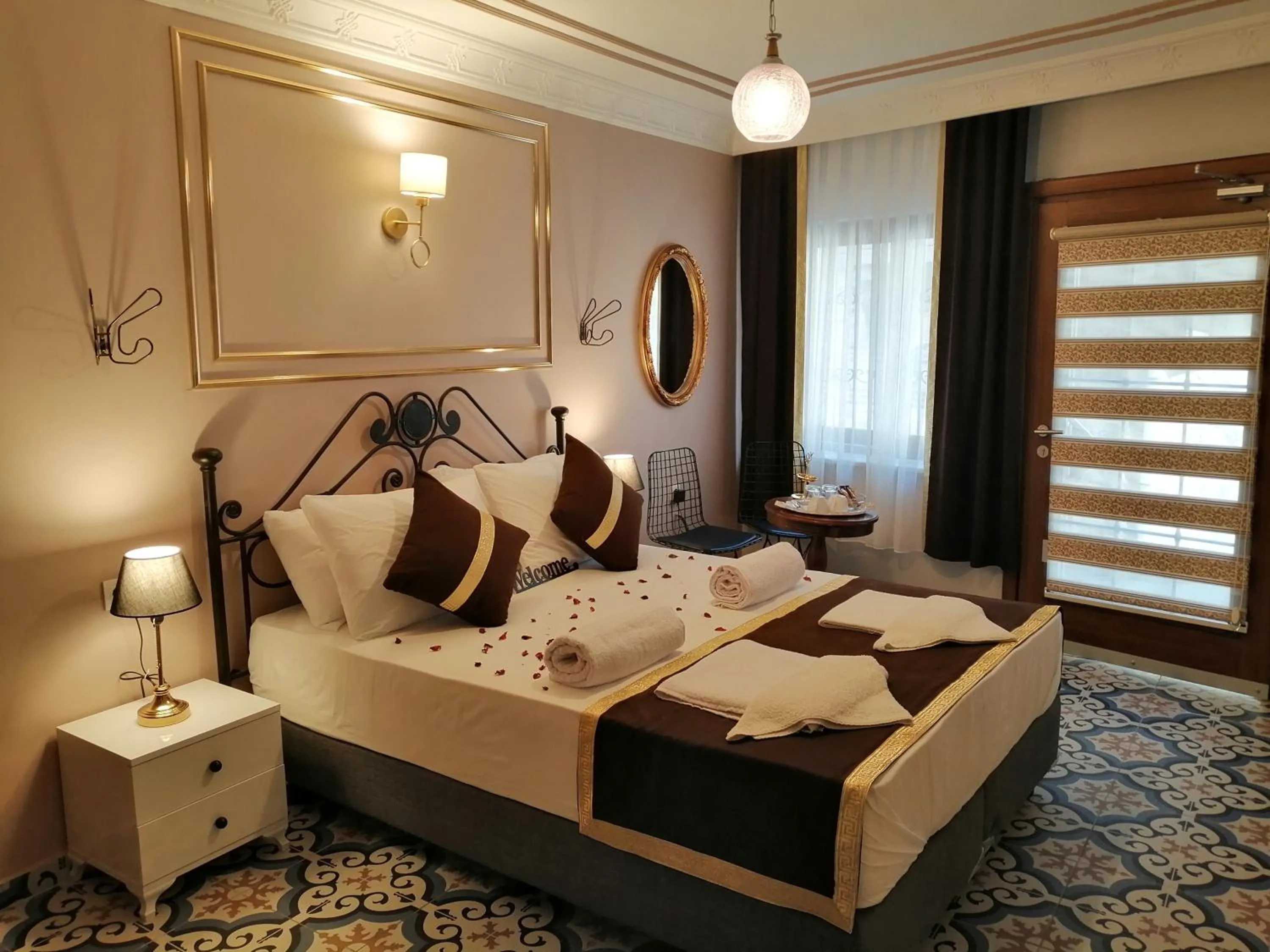 Massage, Bed in Emirhan Guesthouse & Suites