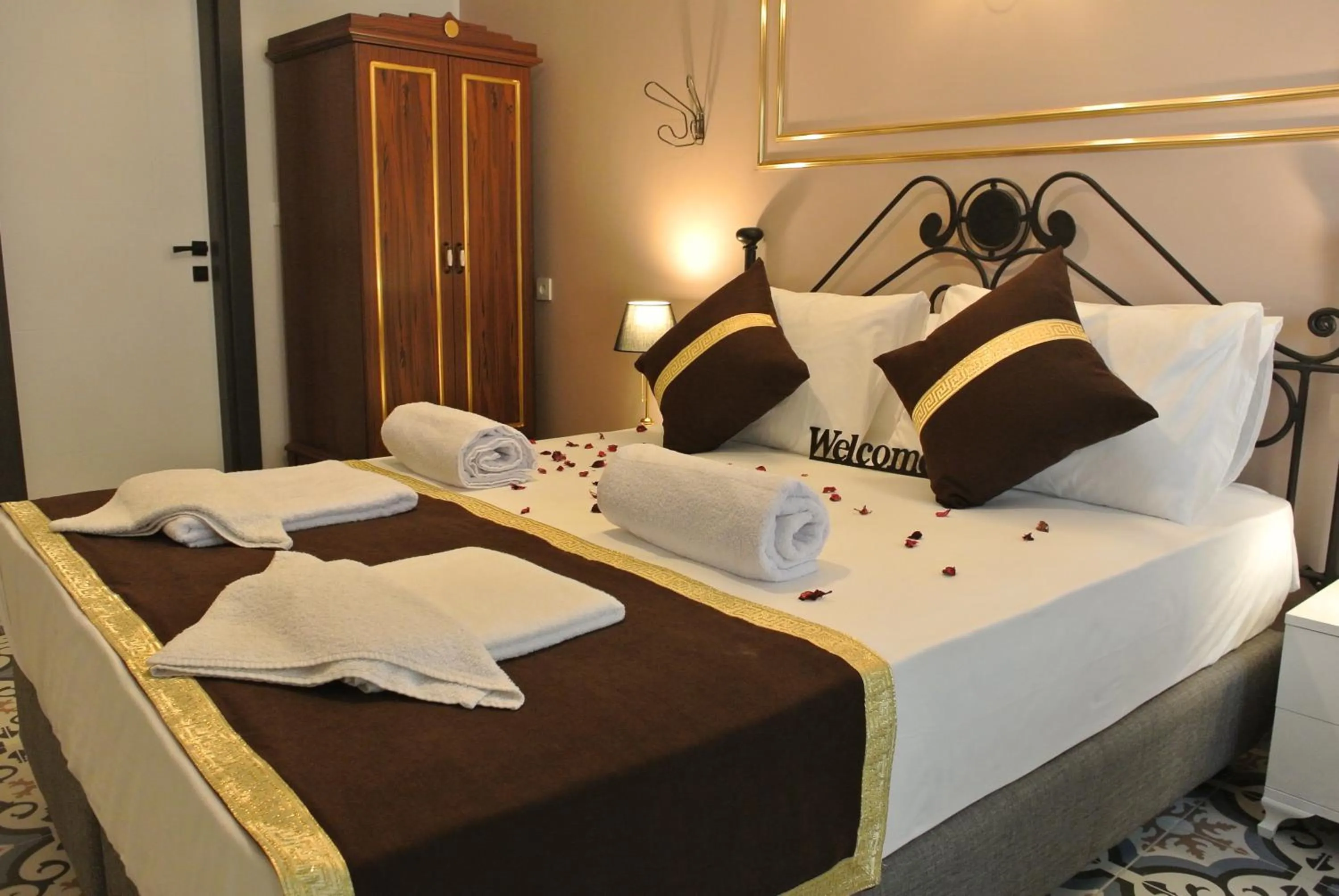 Bedroom, Bed in Emirhan Guesthouse & Suites