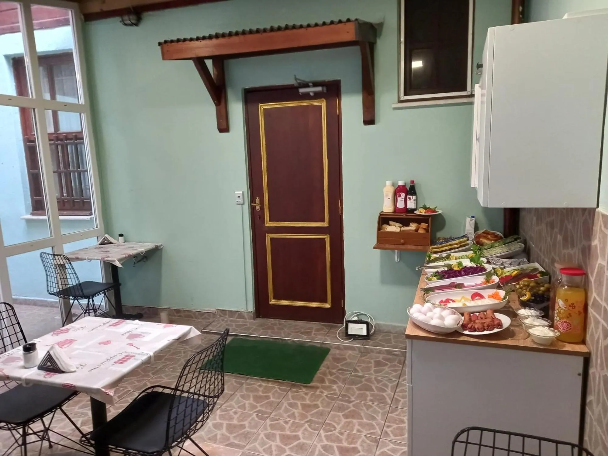 Continental breakfast in Emirhan Guesthouse & Suites