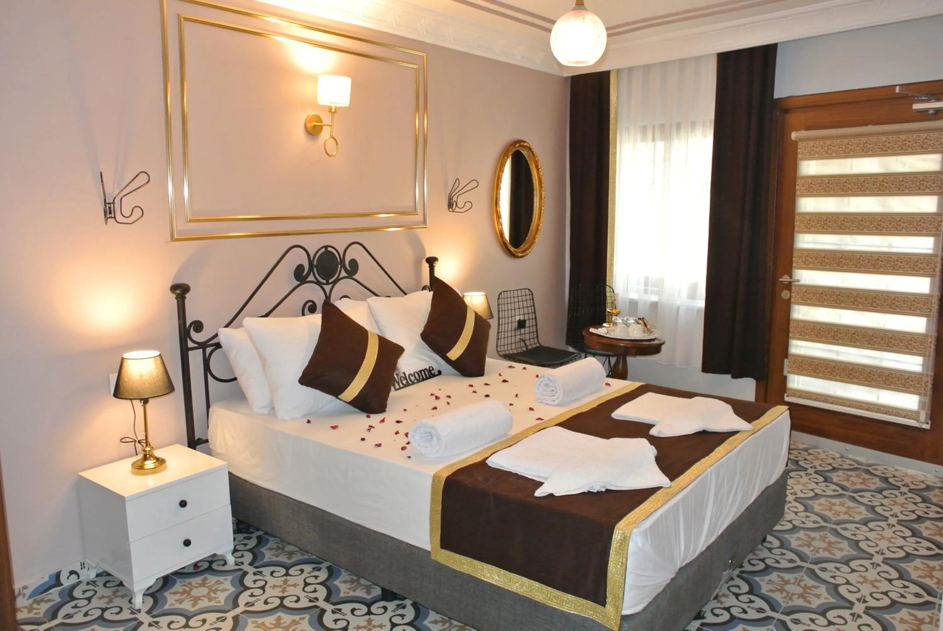 Bedroom, Bed in Emirhan Guesthouse & Suites