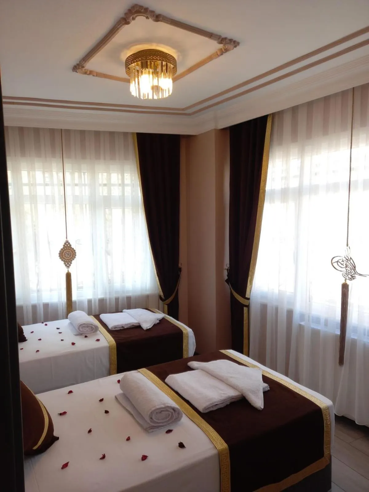 Massage, Bed in Emirhan Guesthouse & Suites