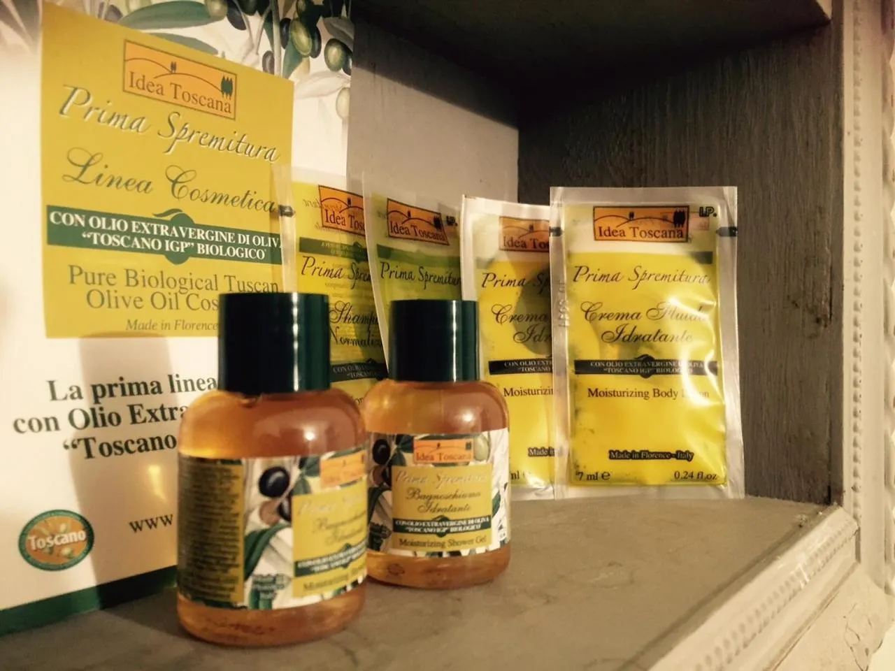 Bathroom in Rosso Del Chianti