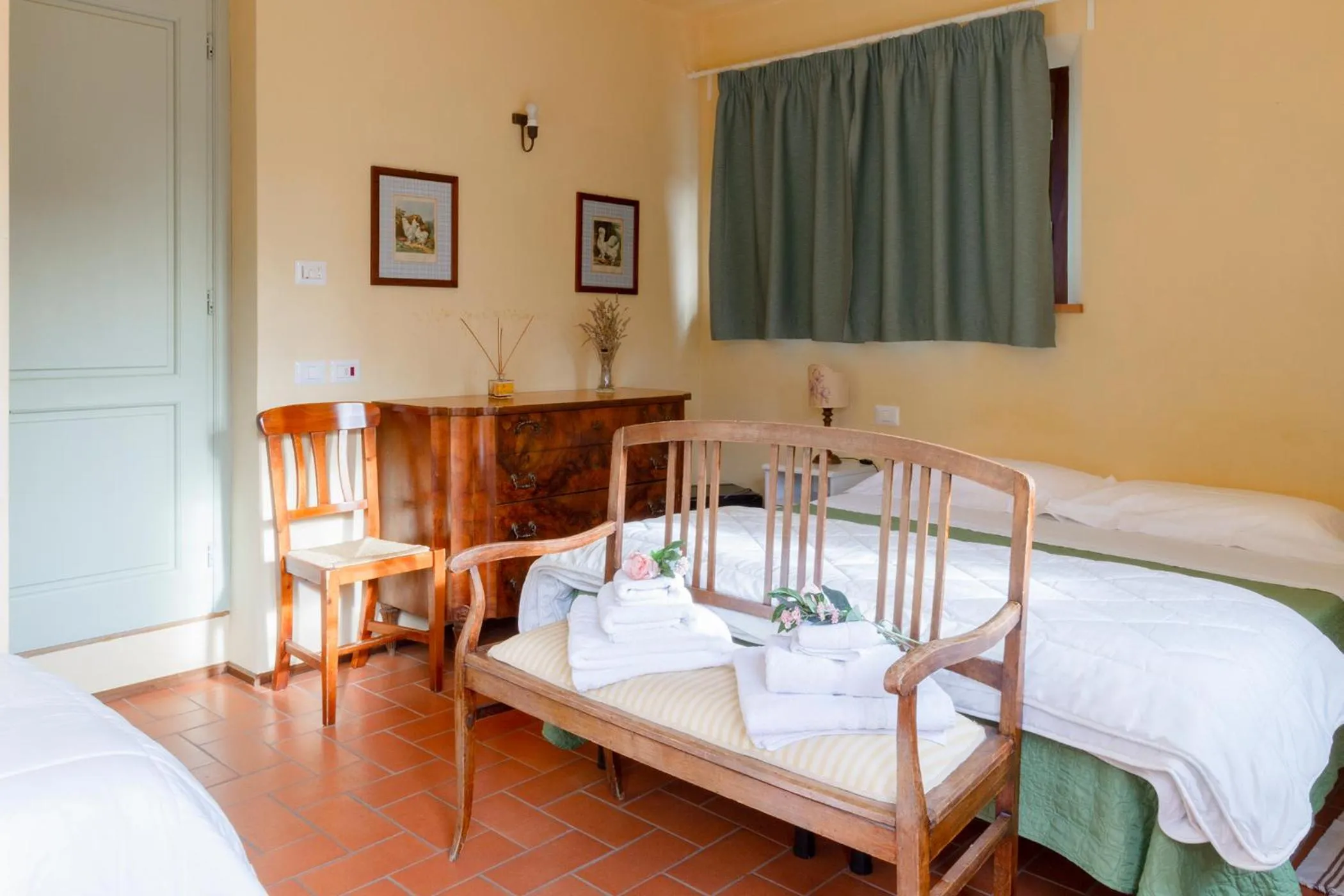 Bed in Rosso Del Chianti