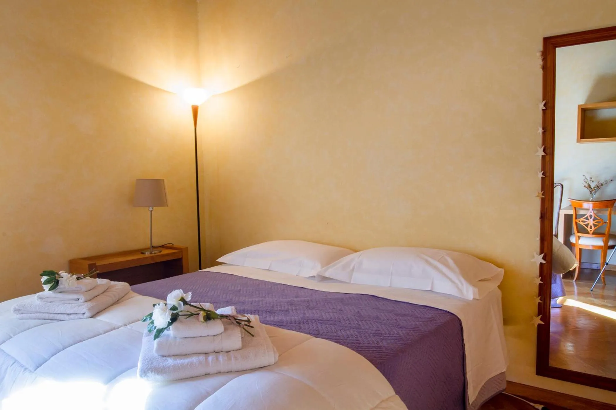 Bed in Rosso Del Chianti