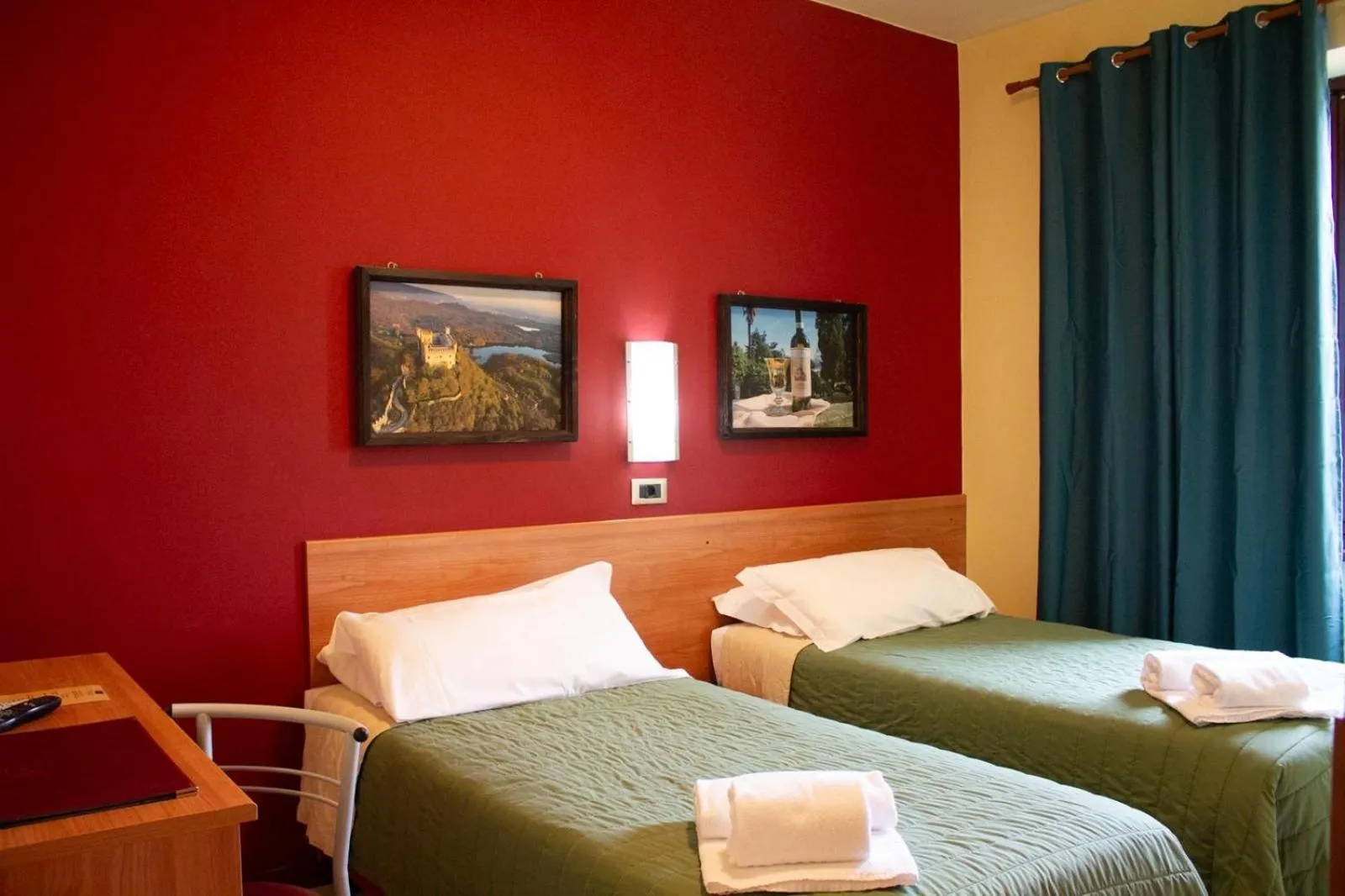 Bedroom, Bed in Hotel Erbaluce