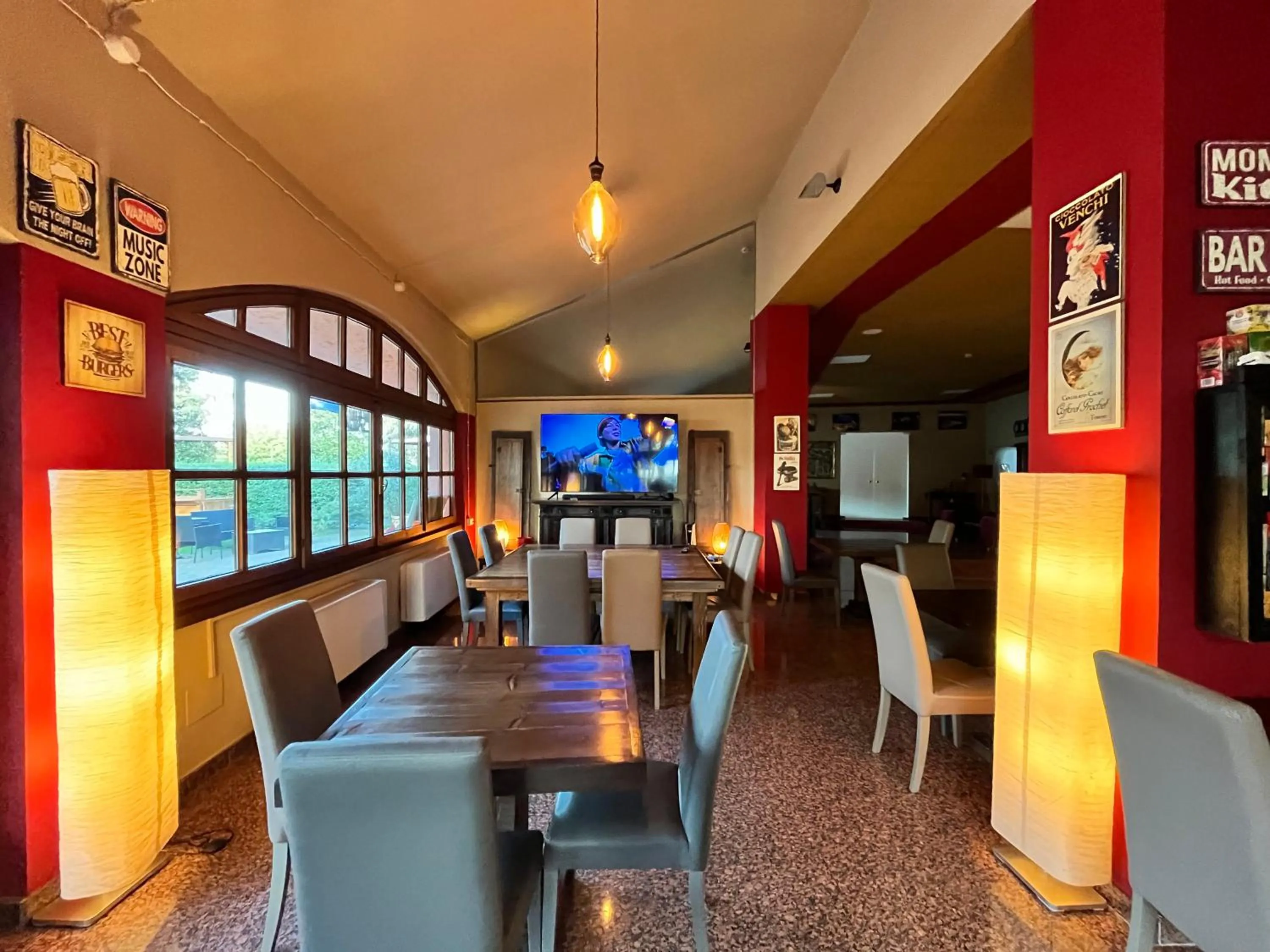 Communal lounge/ TV room in Hotel Erbaluce