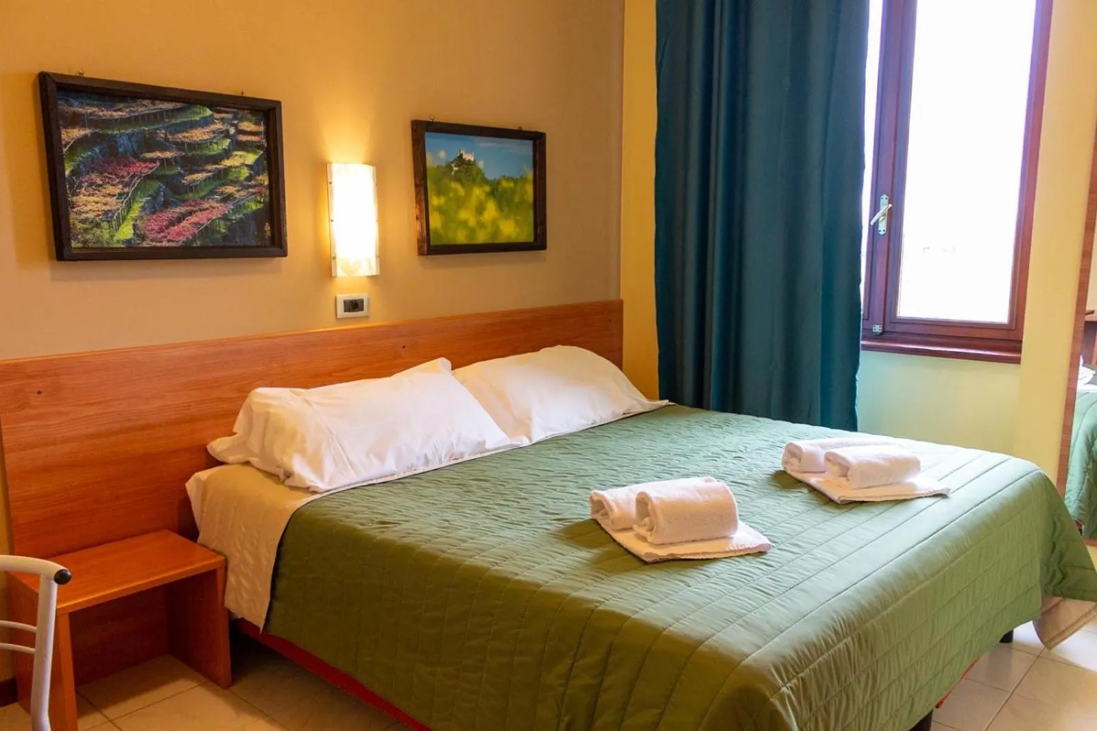 Bedroom, Bed in Hotel Erbaluce