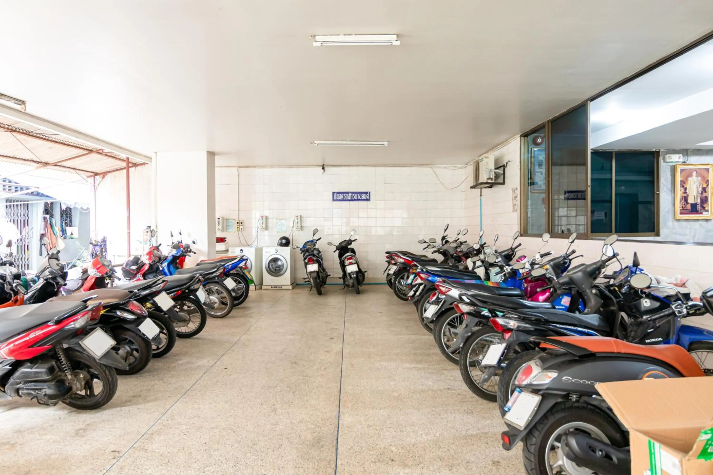 Parking in Boonchai Mansion