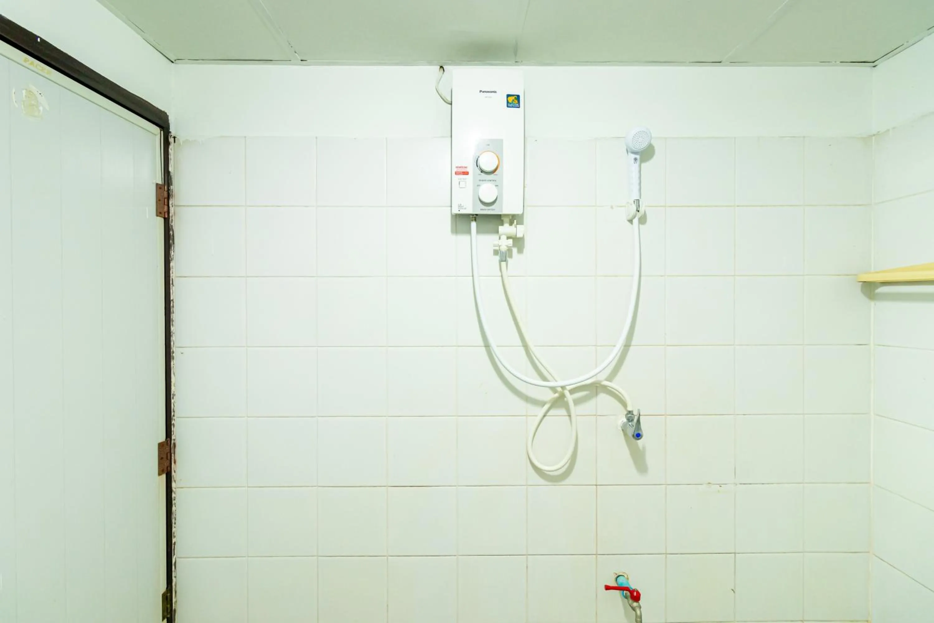 Shower in Boonchai Mansion