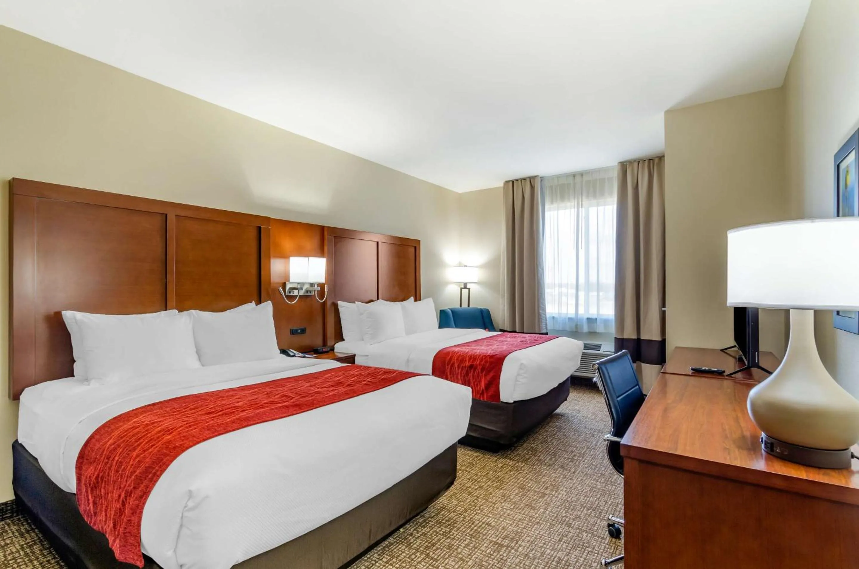 Bedroom, Bed in Comfort Inn & Suites Salina North