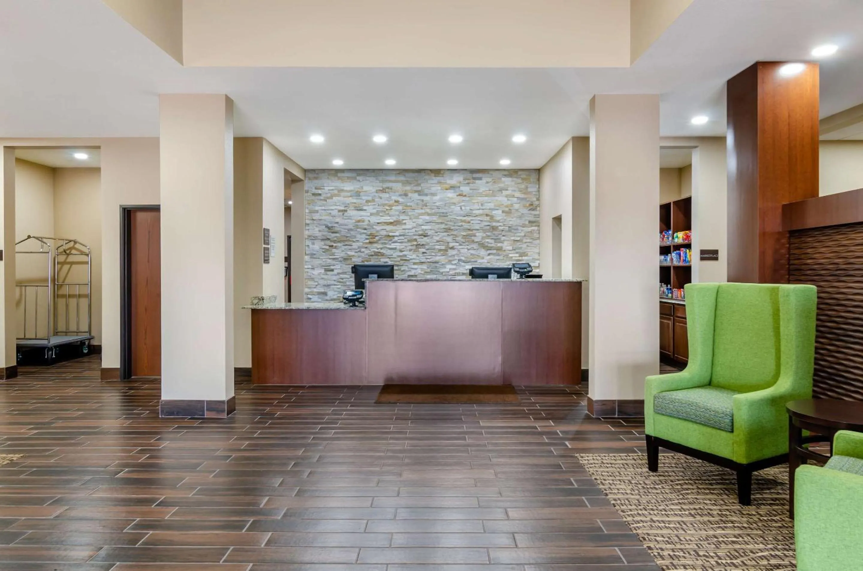 Lobby or reception in Comfort Inn & Suites Salina North