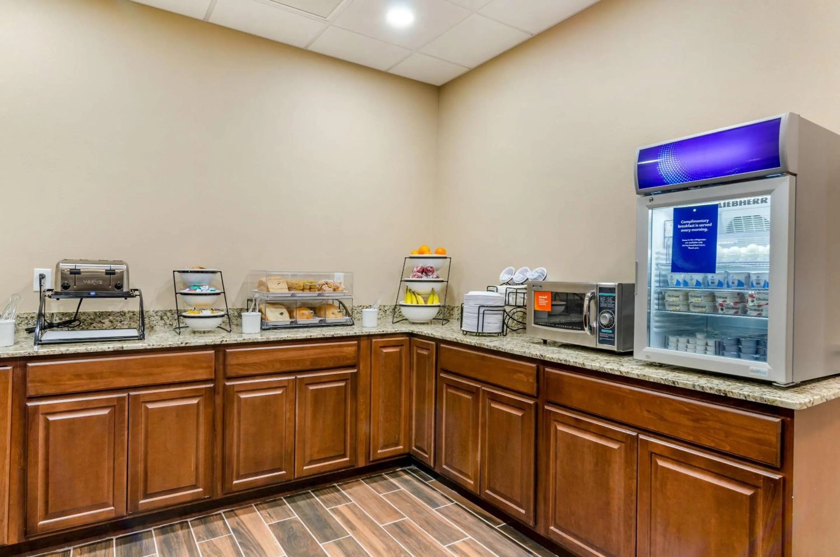 Breakfast in Comfort Inn & Suites Salina North