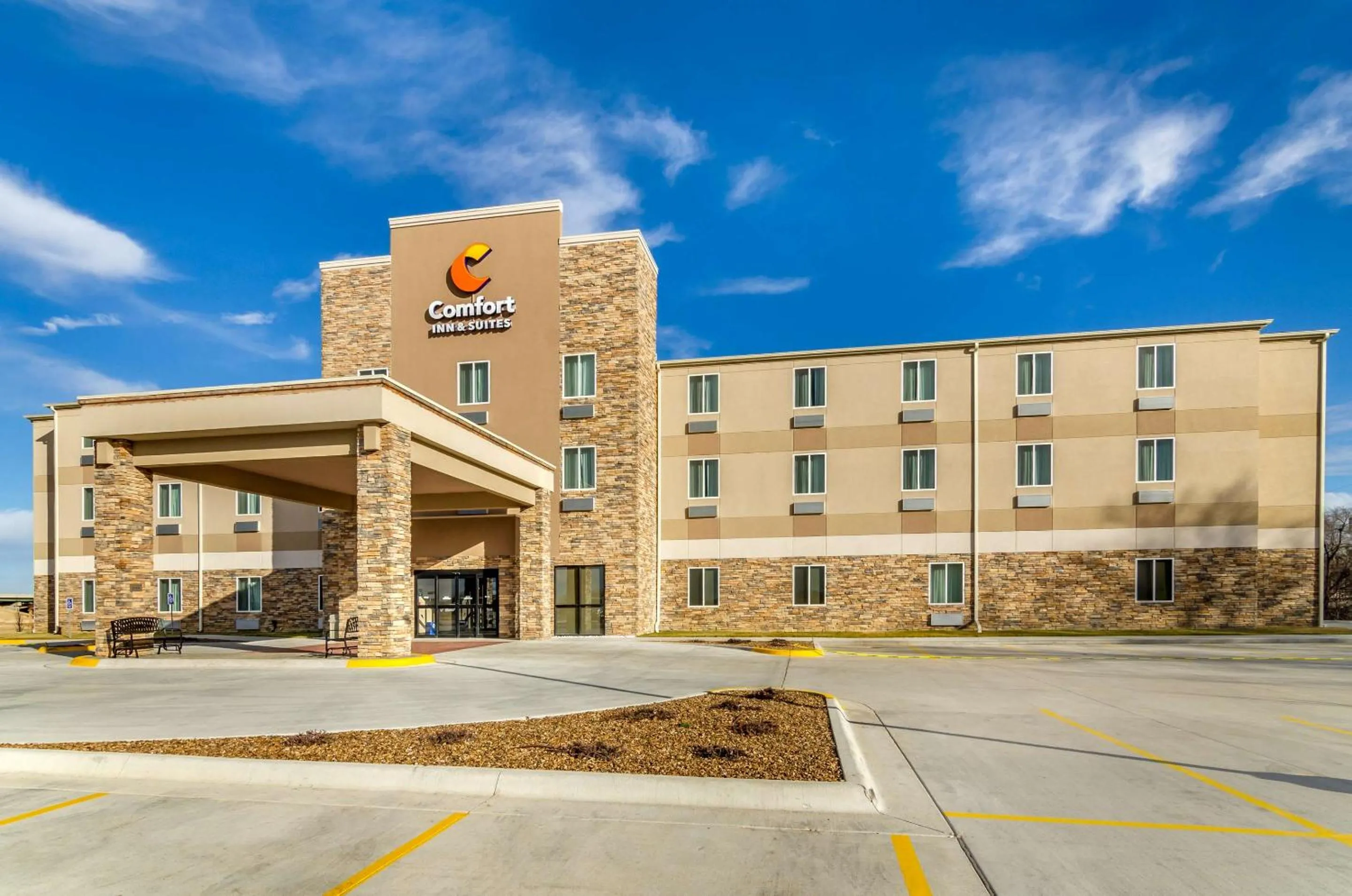 Property building in Comfort Inn & Suites Salina North