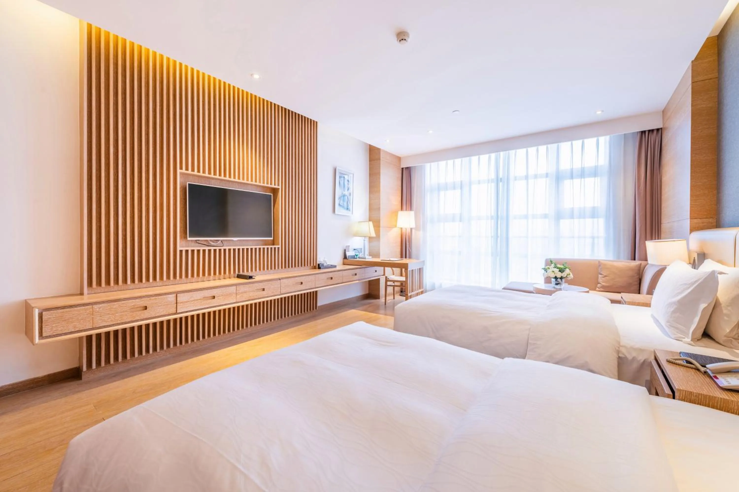 Photo of the whole room, Bed in Novotel Huashan