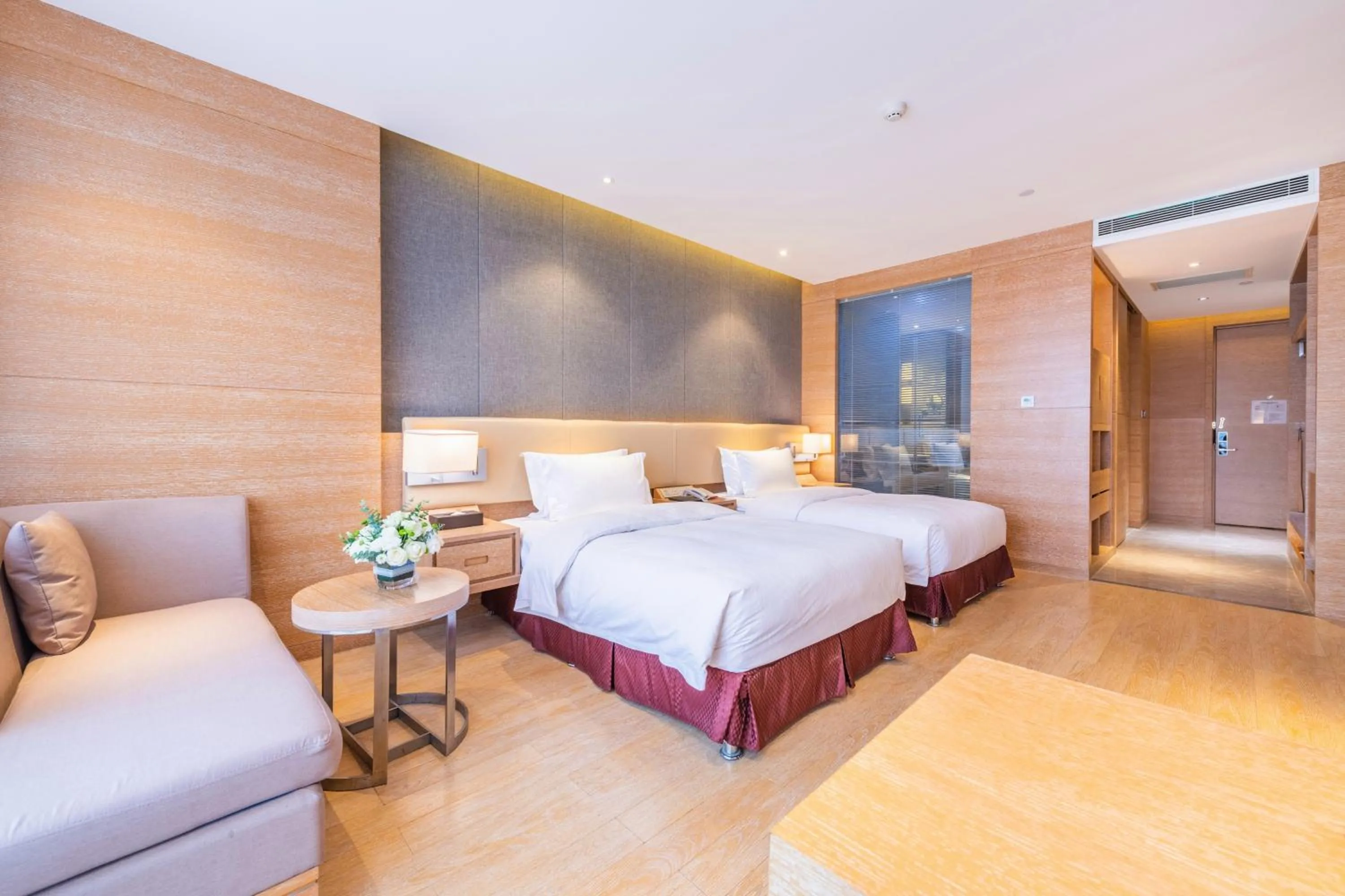 Photo of the whole room, Bed in Novotel Huashan