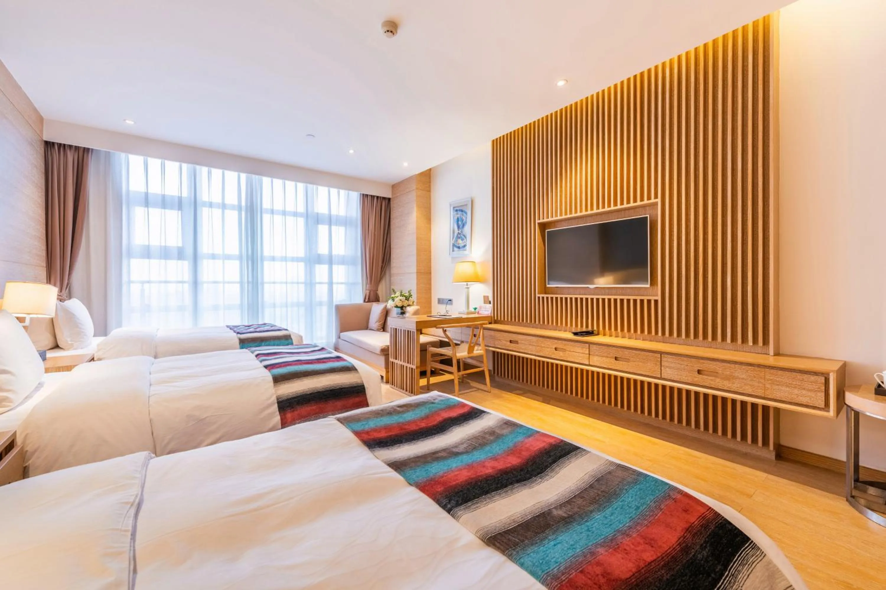 Photo of the whole room, Bed in Novotel Huashan