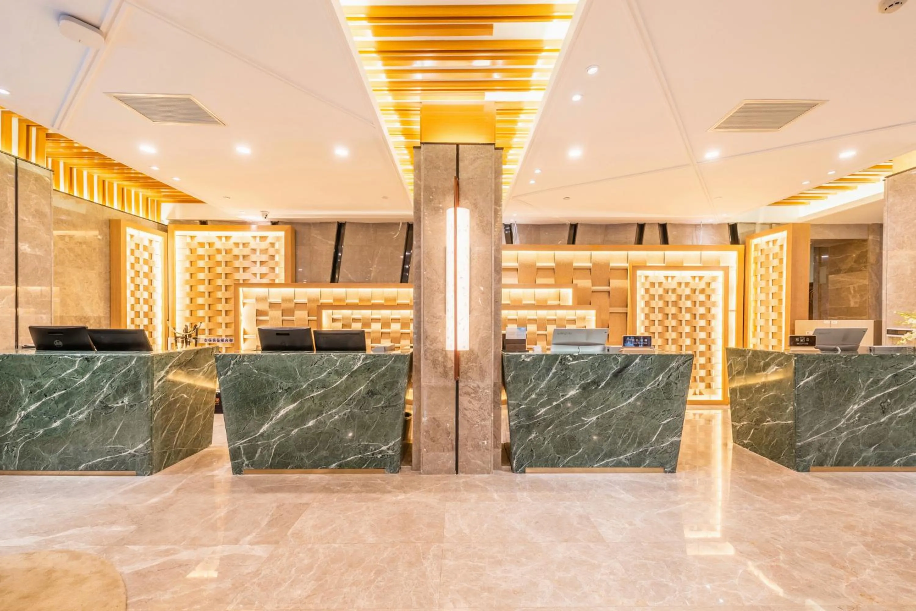 Lobby or reception in Novotel Huashan
