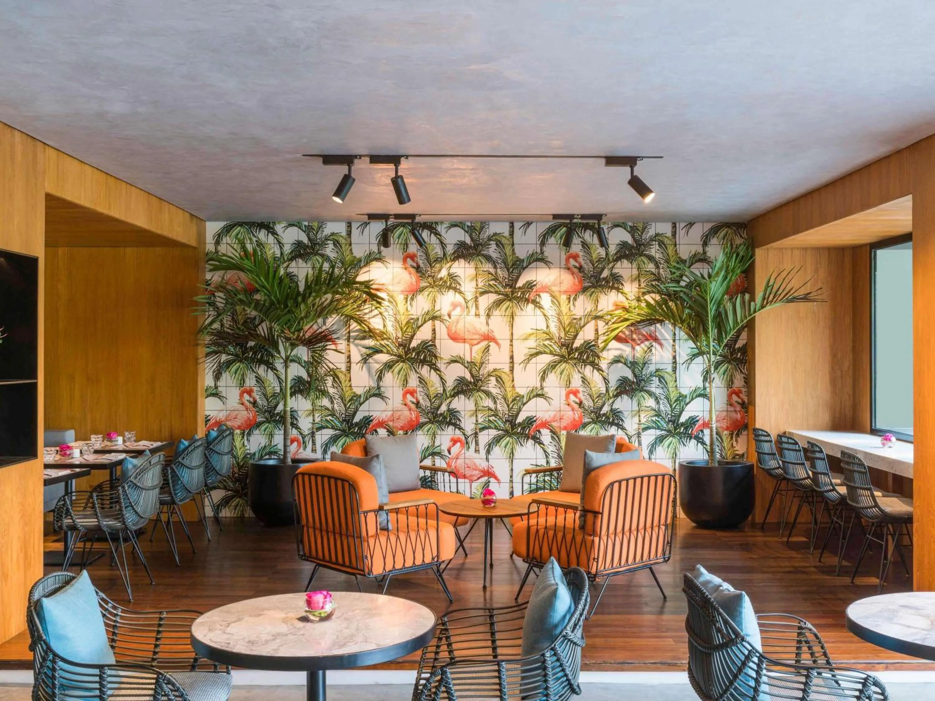 Lounge or bar in Swissôtel Jakarta PIK Avenue