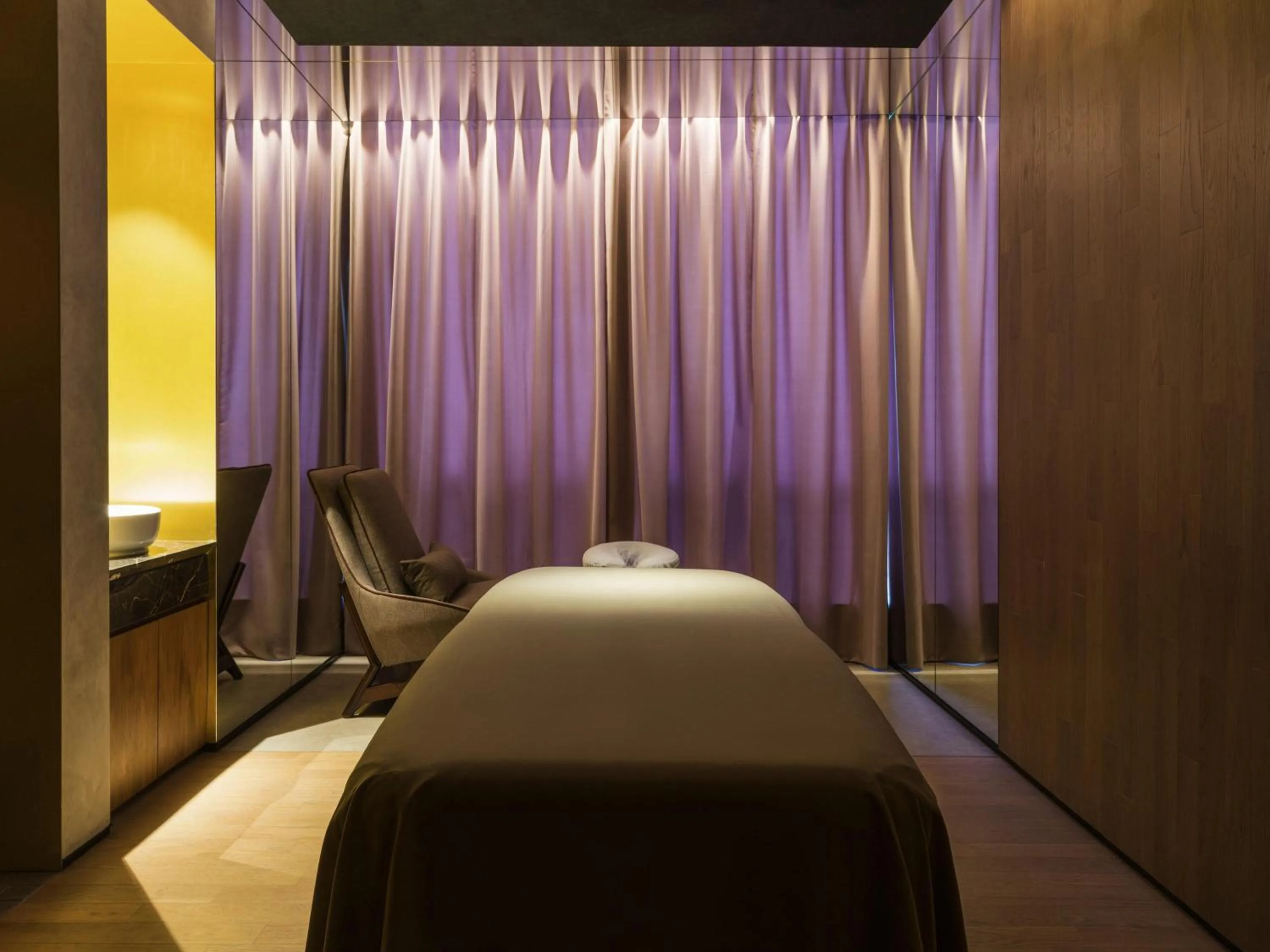 Spa and wellness centre/facilities, Bed in Swissôtel Jakarta PIK Avenue
