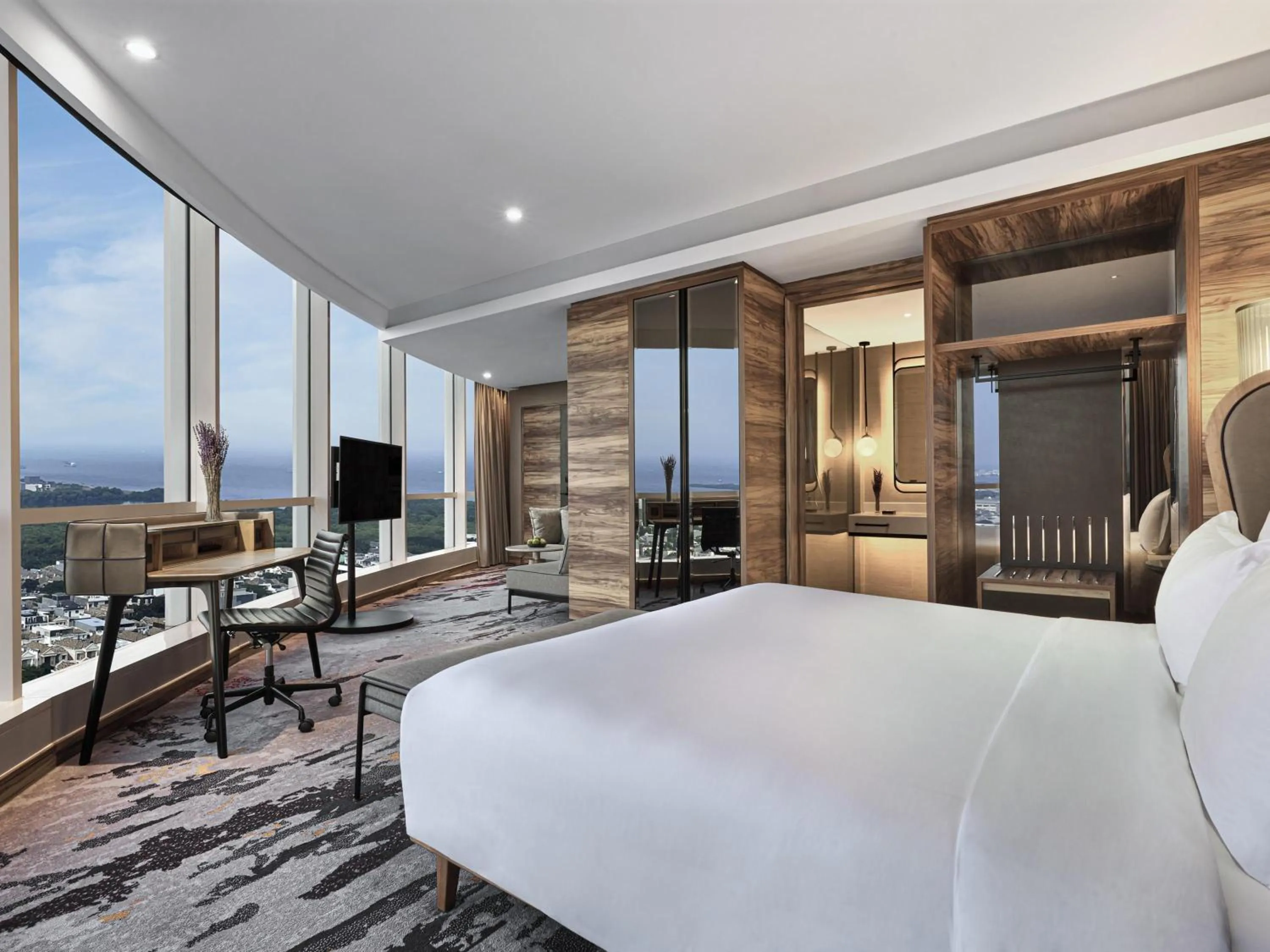 Bedroom, Bed in Swissôtel Jakarta PIK Avenue