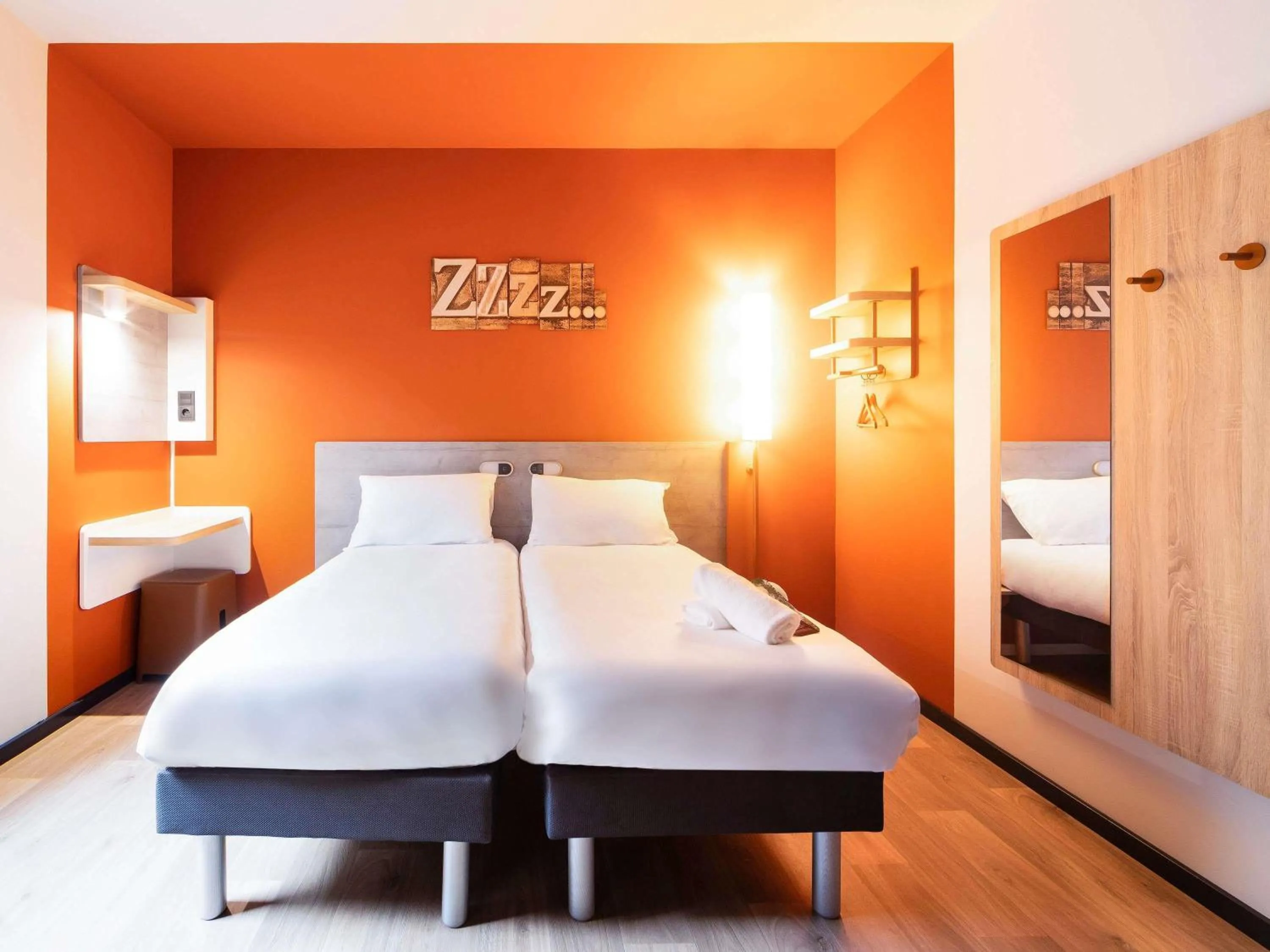 Bedroom, Bed in Ibis Budget Bilbao City