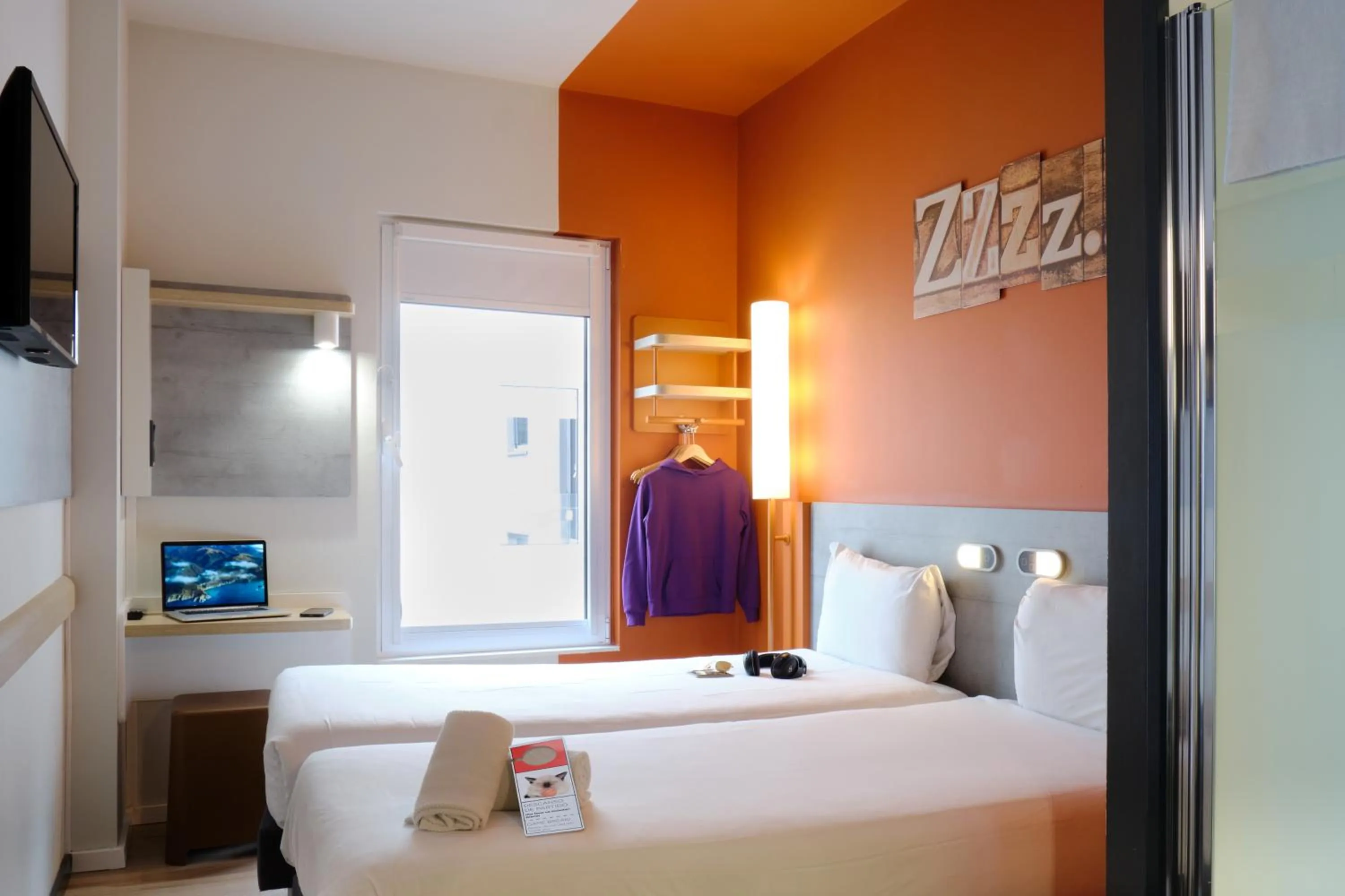 Bed in Ibis Budget Bilbao City