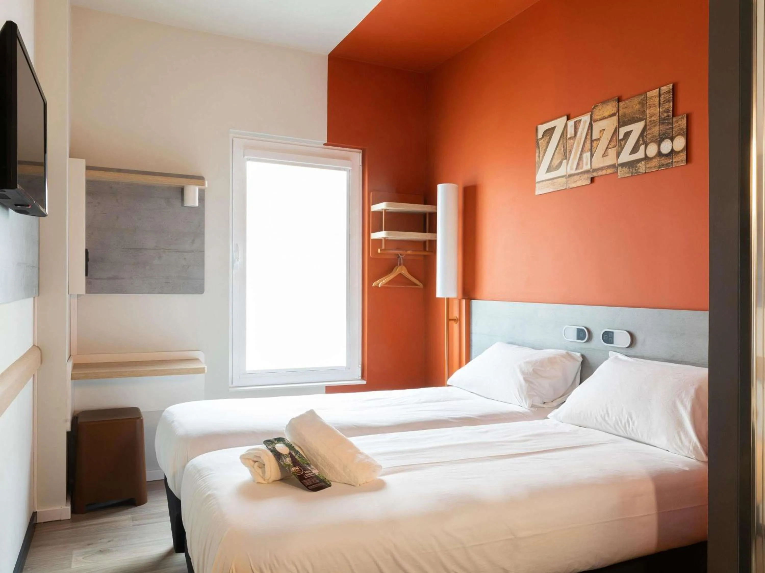 Bedroom, Bed in Ibis Budget Bilbao City