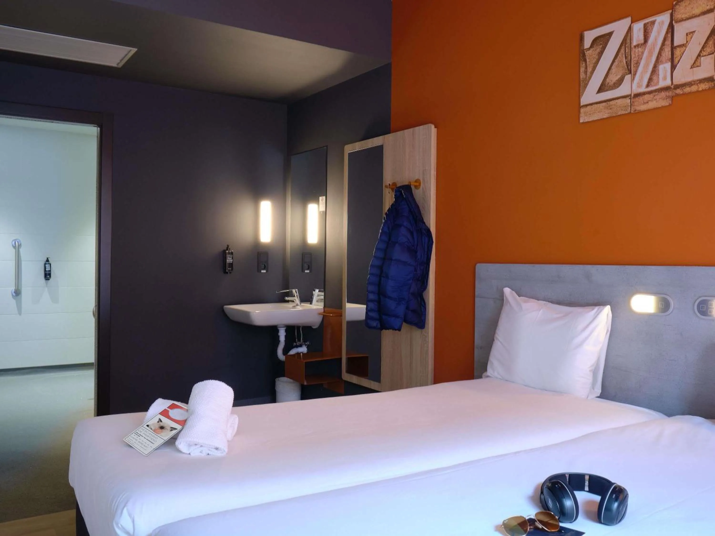 Bedroom, Bed in Ibis Budget Bilbao City