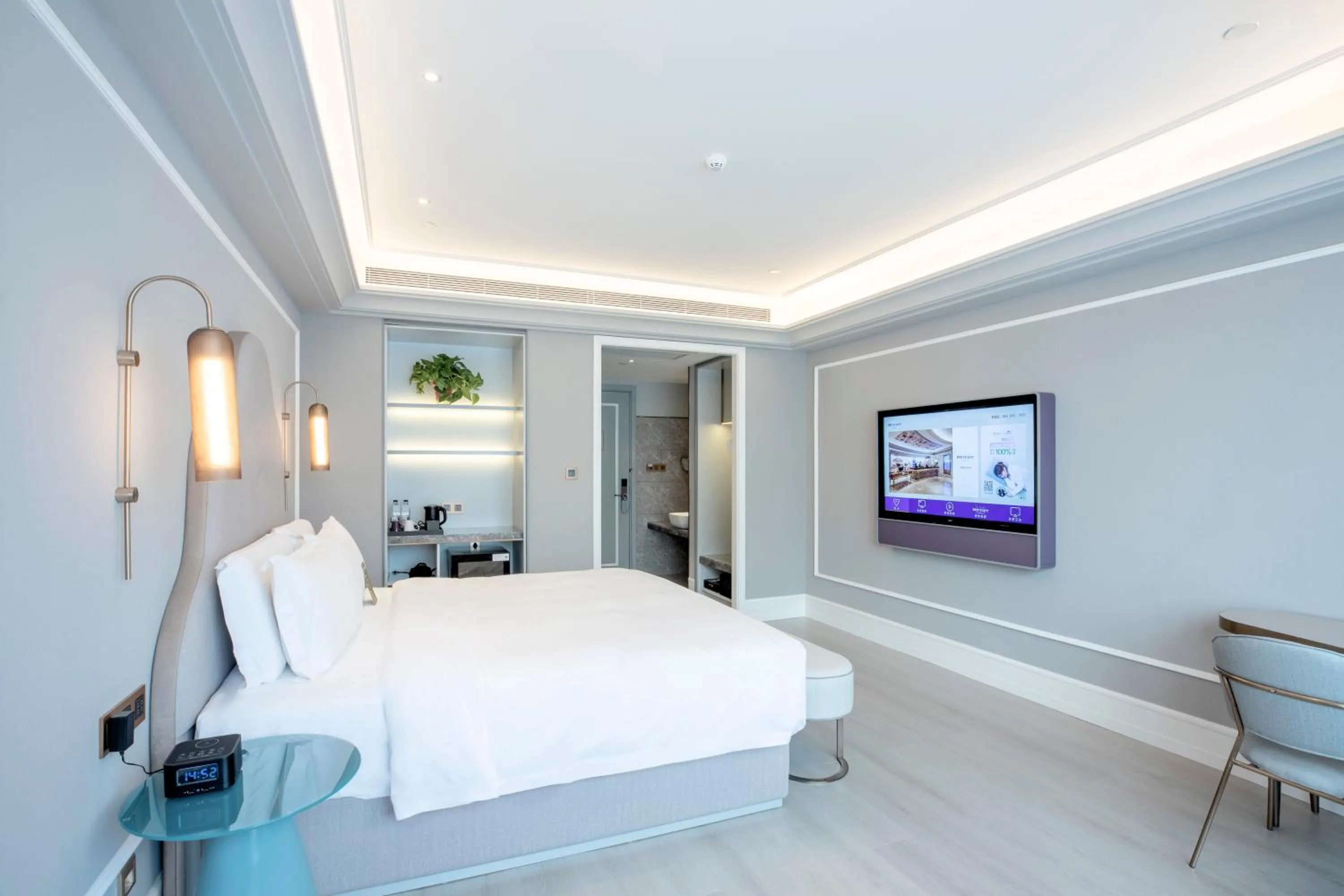 Photo of the whole room, Bed in Mercure Xian North