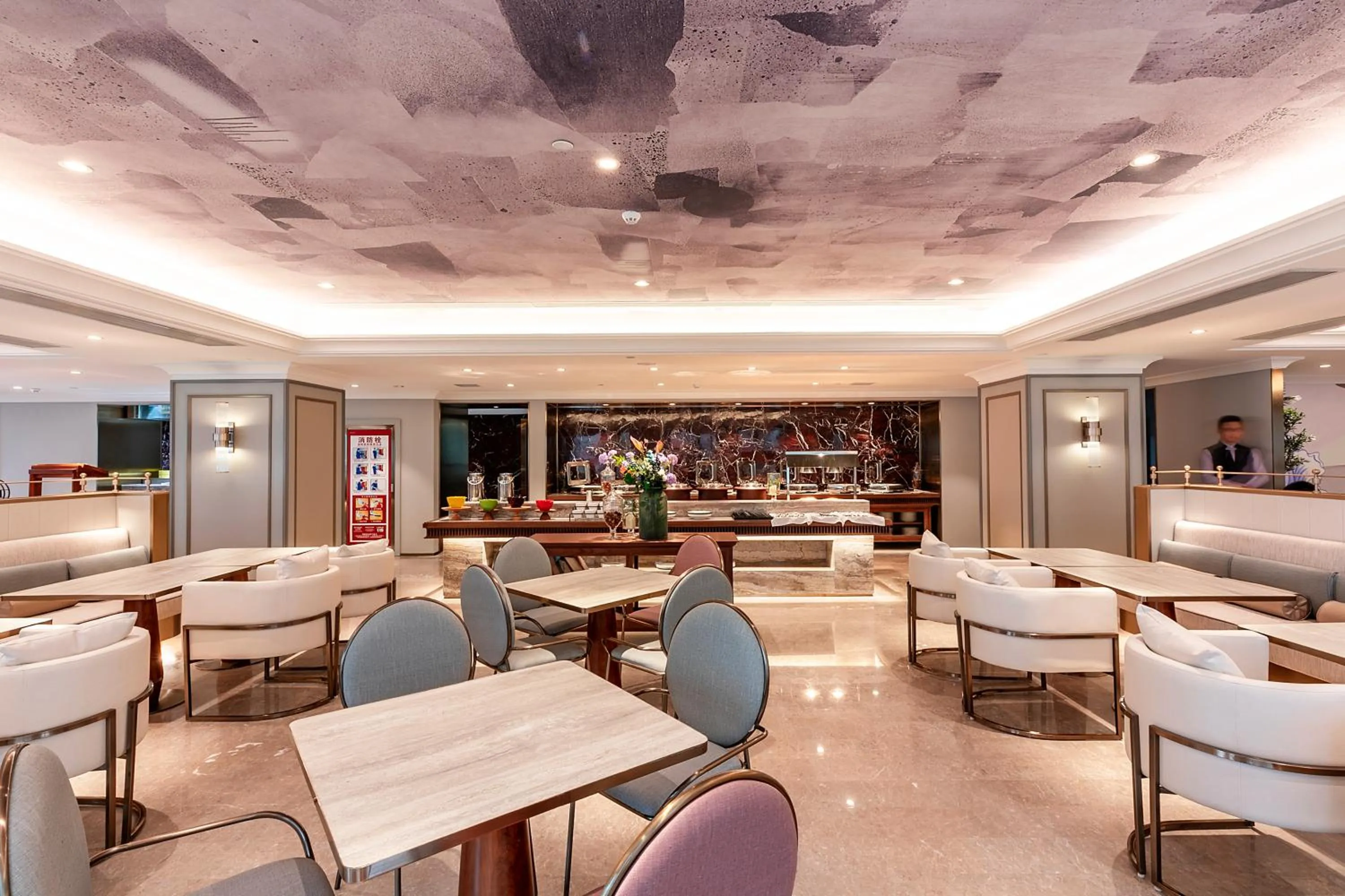 Restaurant/places to eat in Mercure Xian North