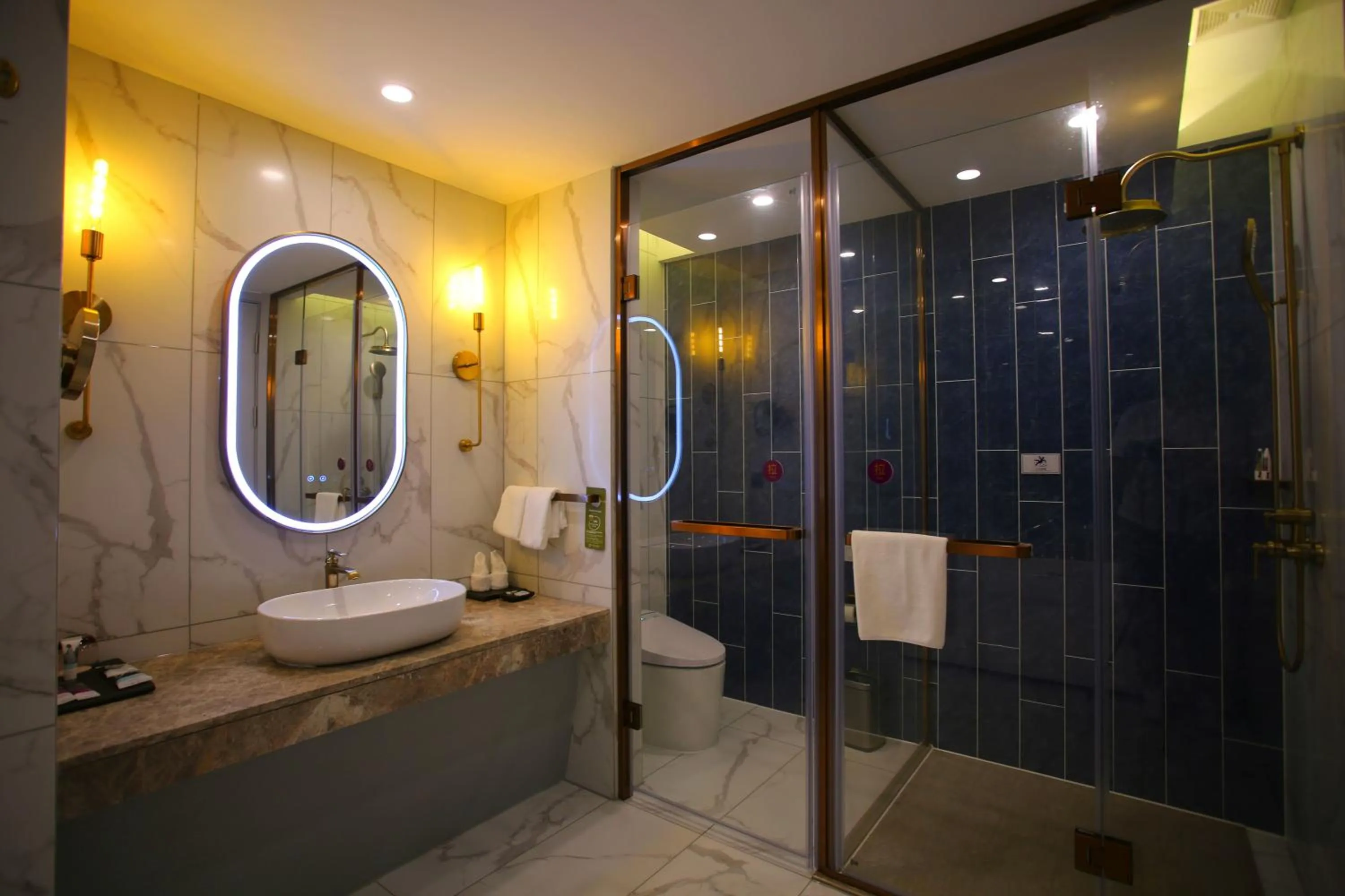 Shower in Mercure Taiyuan E Tech