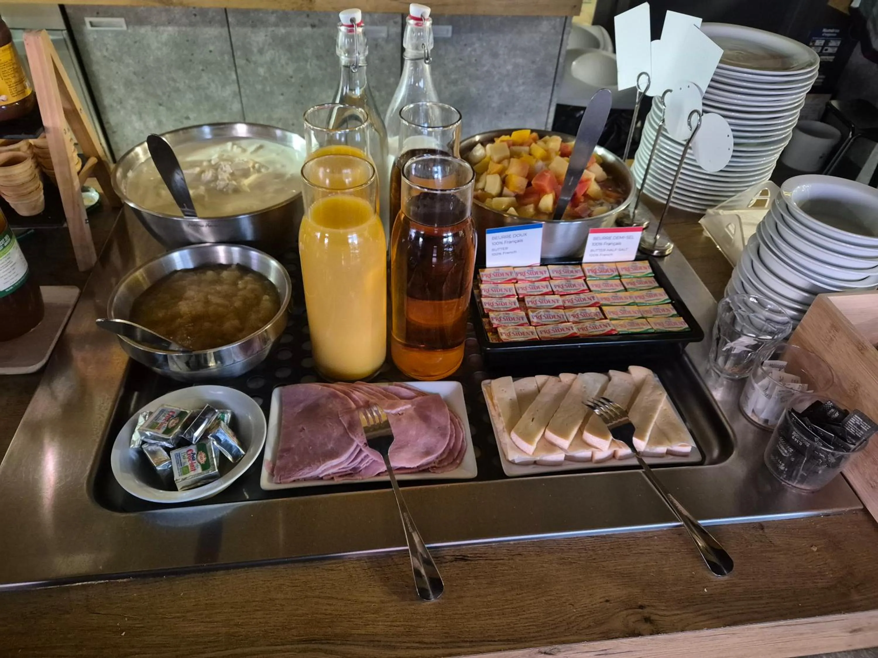 Breakfast in ibis budget Reims Parc Des Expositions