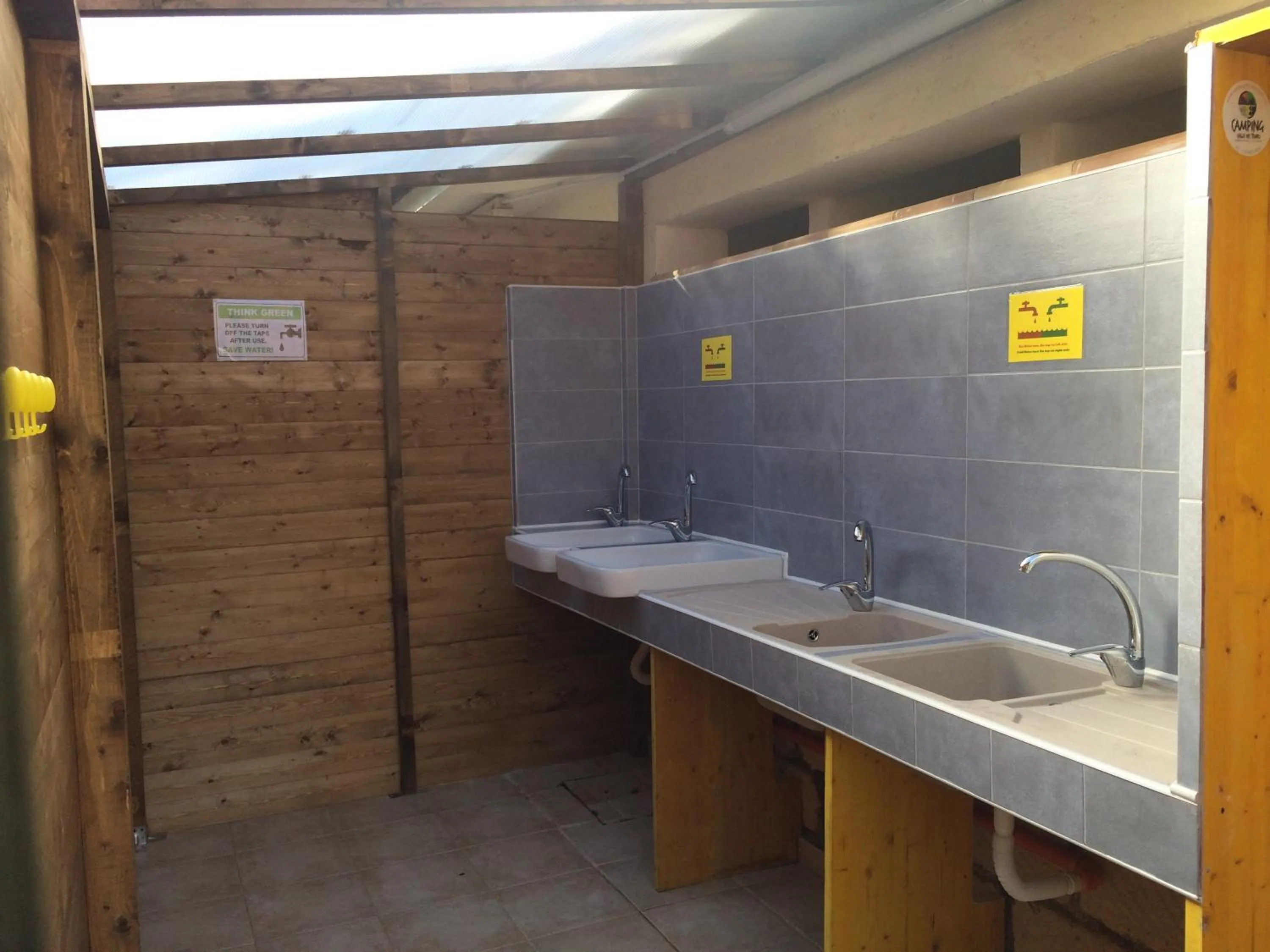 Shower in Camping Valle dei Templi