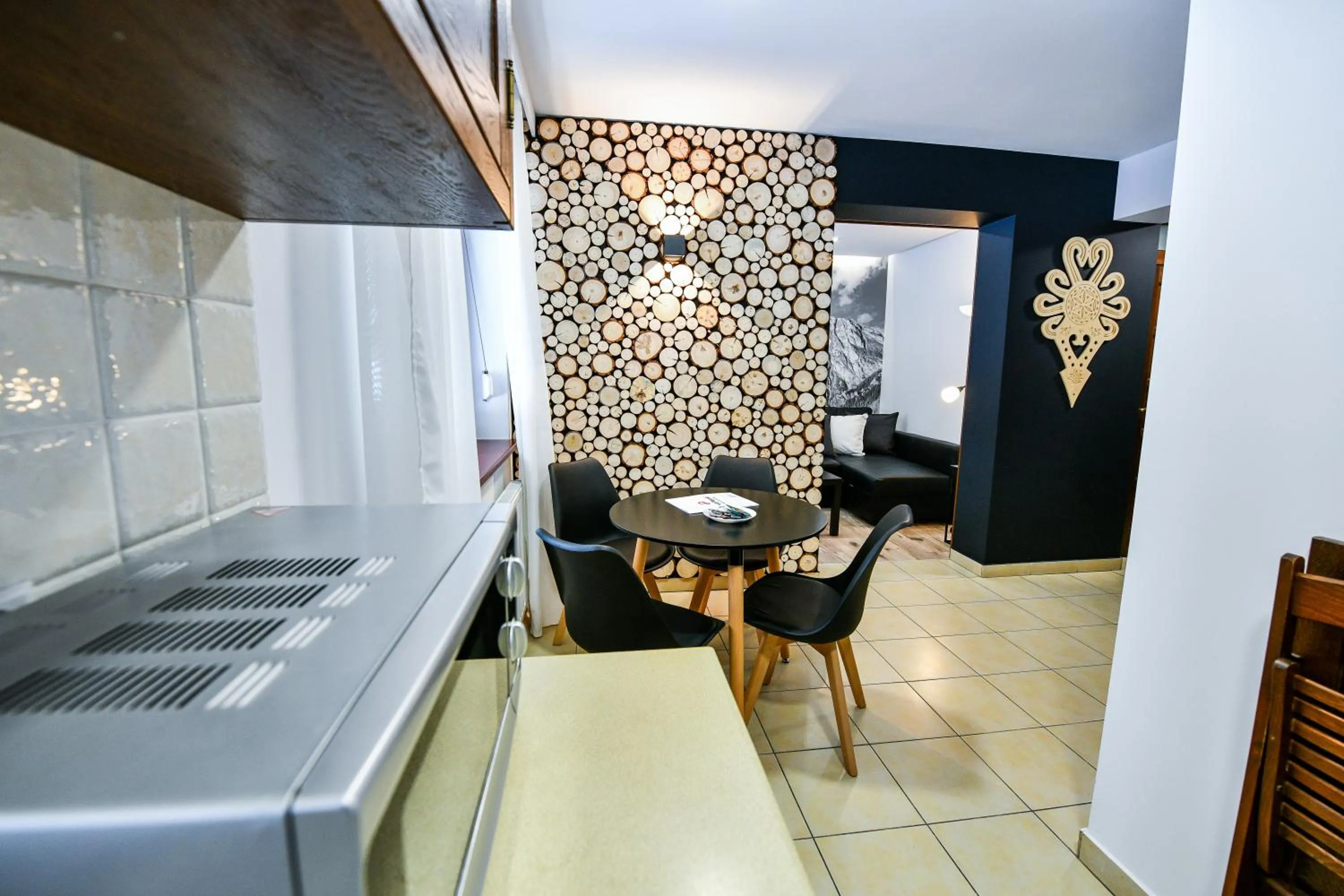 Dining area in RentPlanet - Apartamenty Bulwary Słowackiego