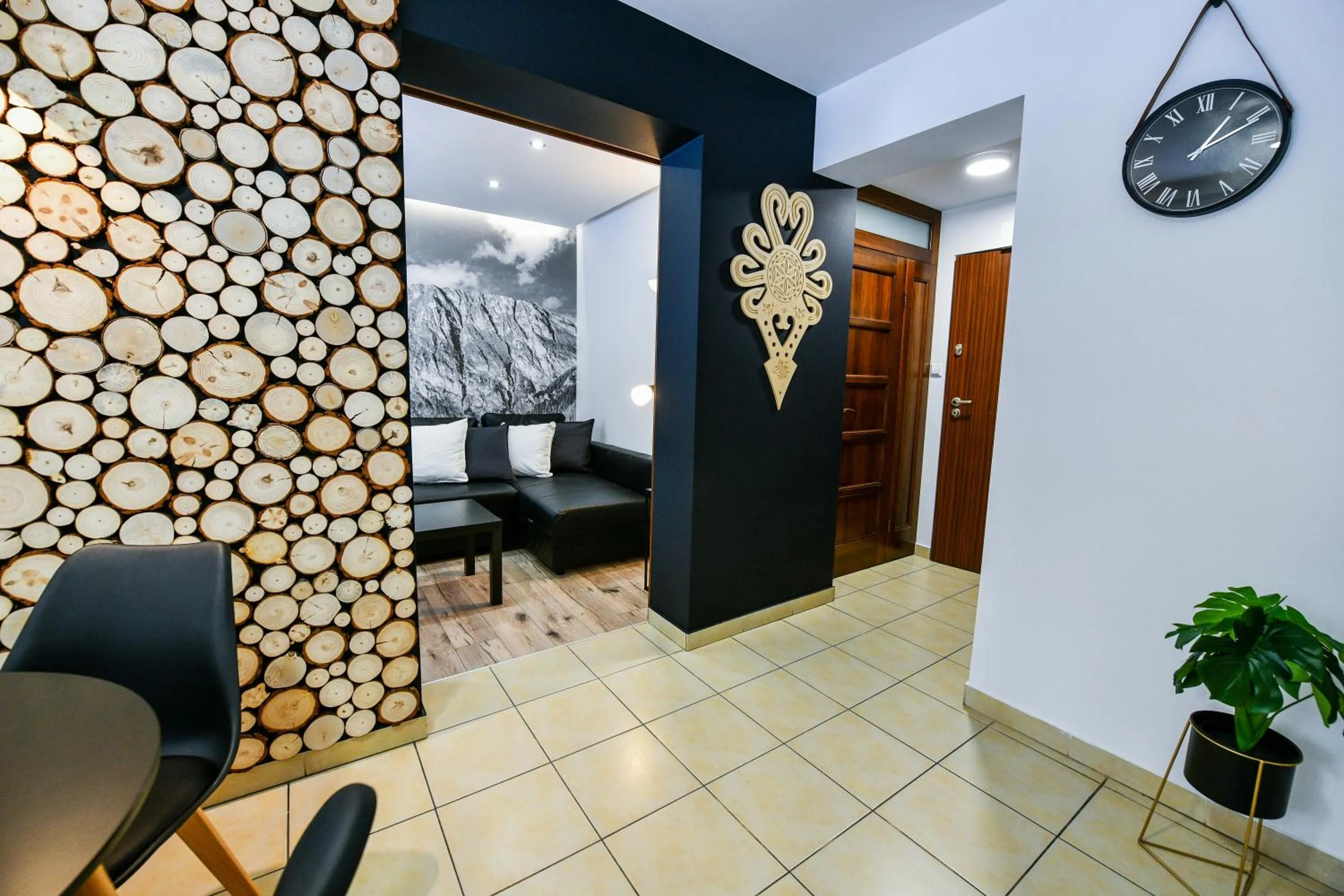Dining area in RentPlanet - Apartamenty Bulwary Słowackiego