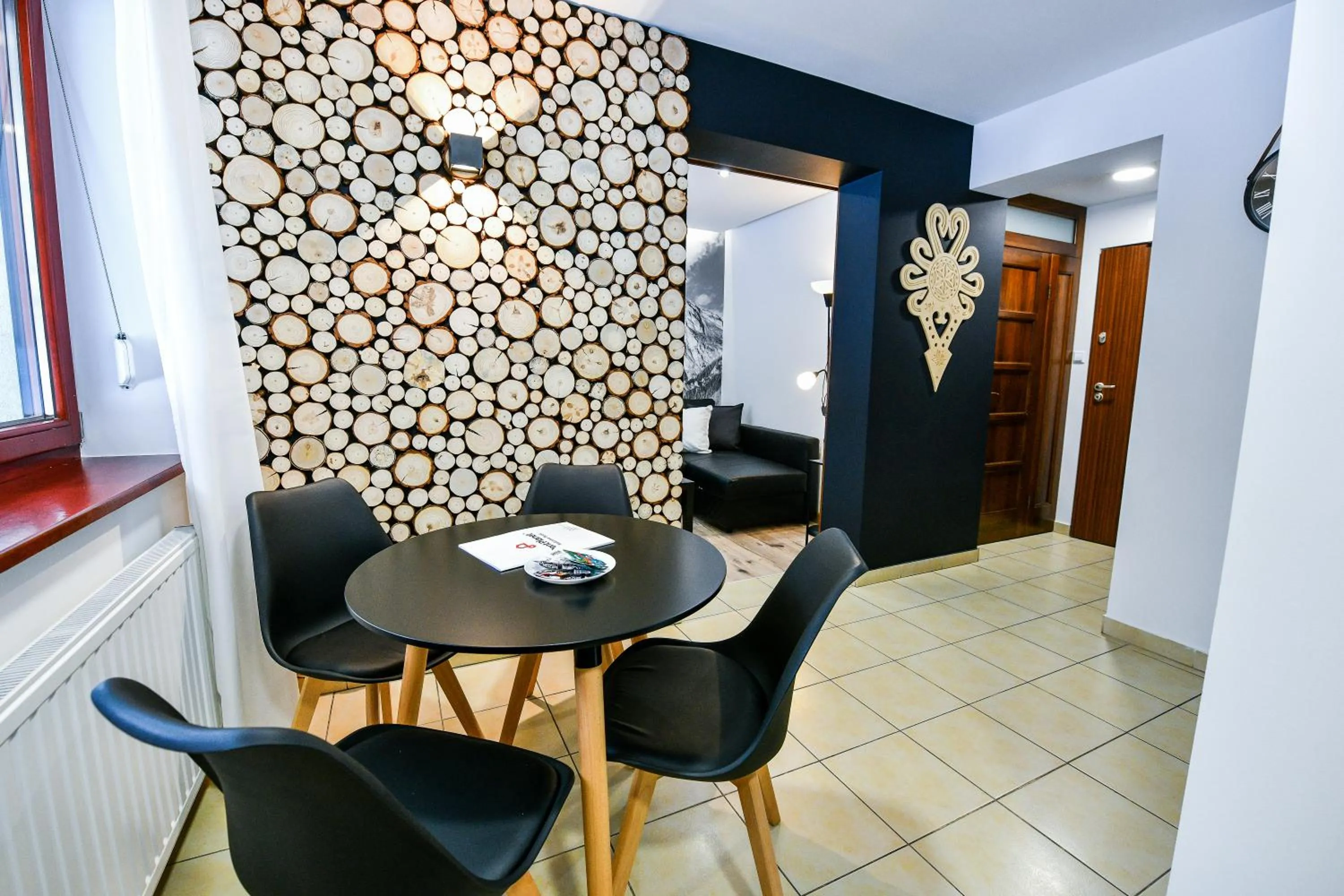 Dining area in RentPlanet - Apartamenty Bulwary Słowackiego