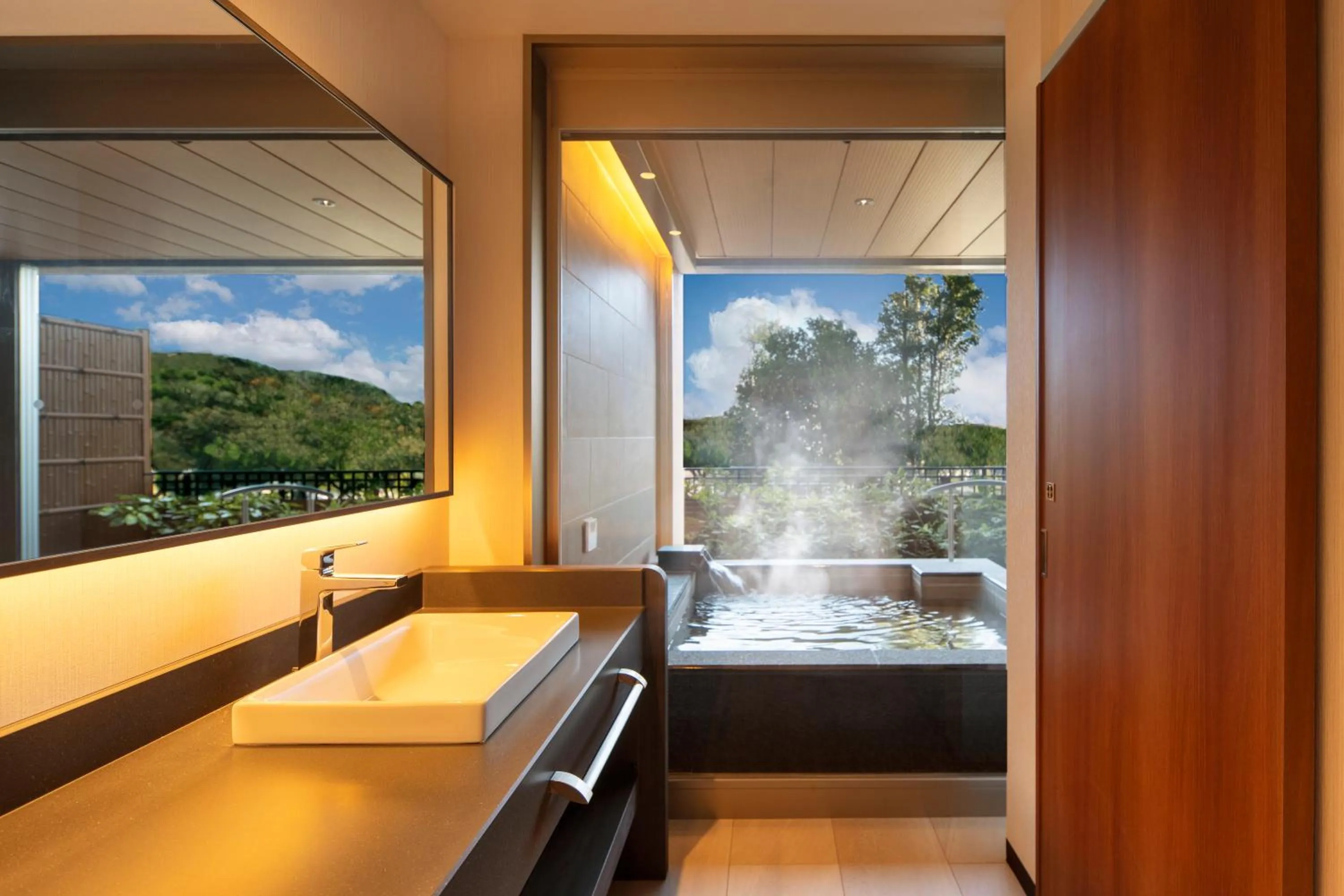 Hot Tub in KAMENOI HOTEL Toba