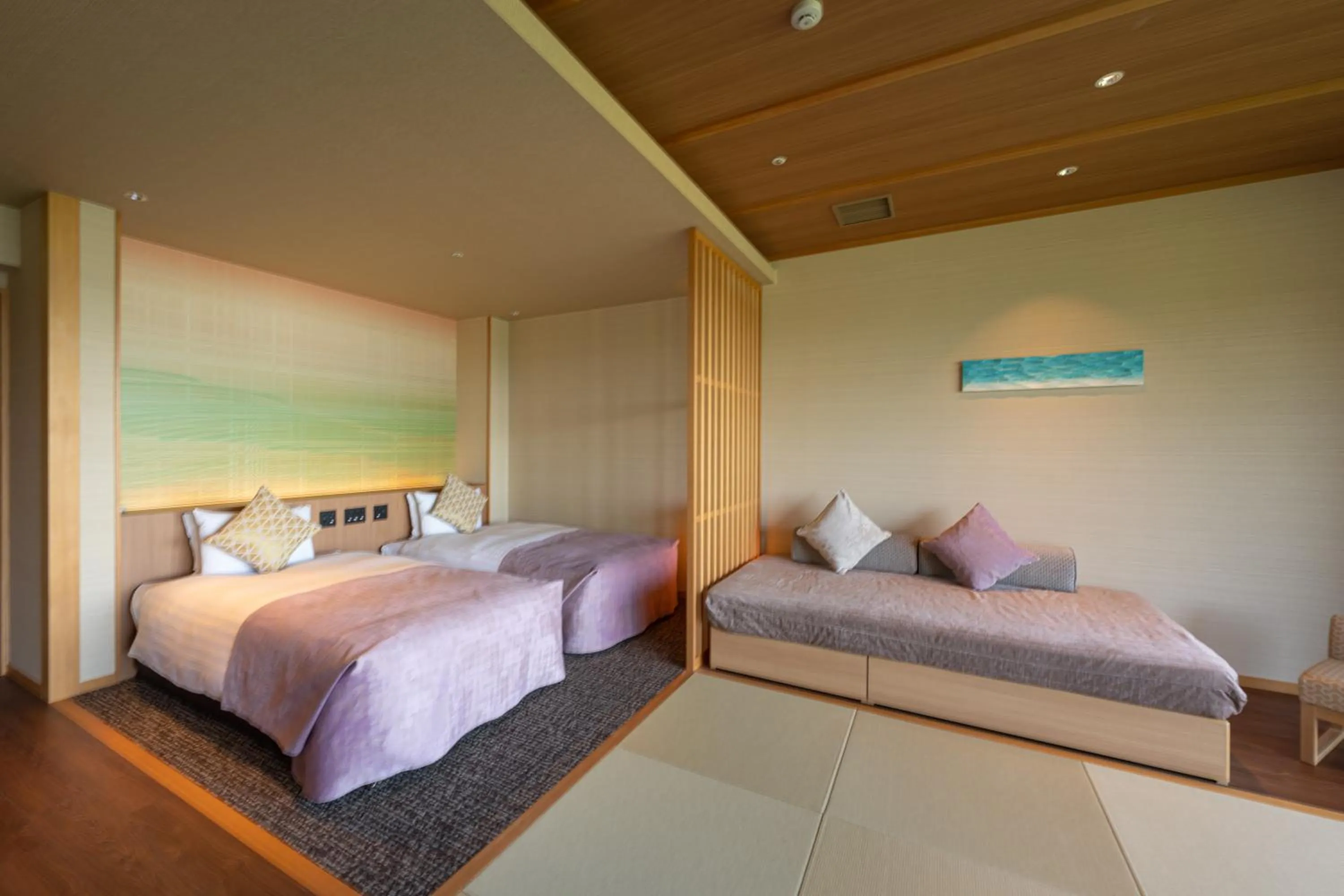 Photo of the whole room, Bed in KAMENOI HOTEL Toba